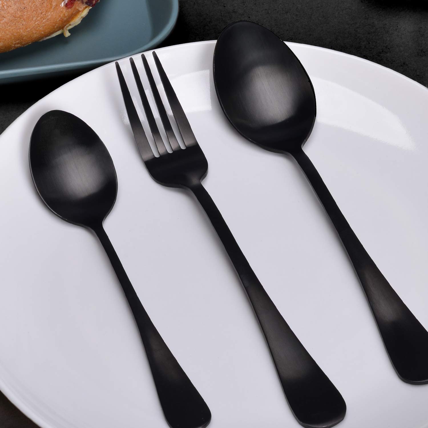 40-Piece Matte Black Silverware Set for 8 - Stainless Steel Flatware Cutlery Set with Steak Knives, Forks & Spoons - Elegant Wedding & Housewarming Gift - Perfect for Dinner Parties, Restaurants & Home Dining