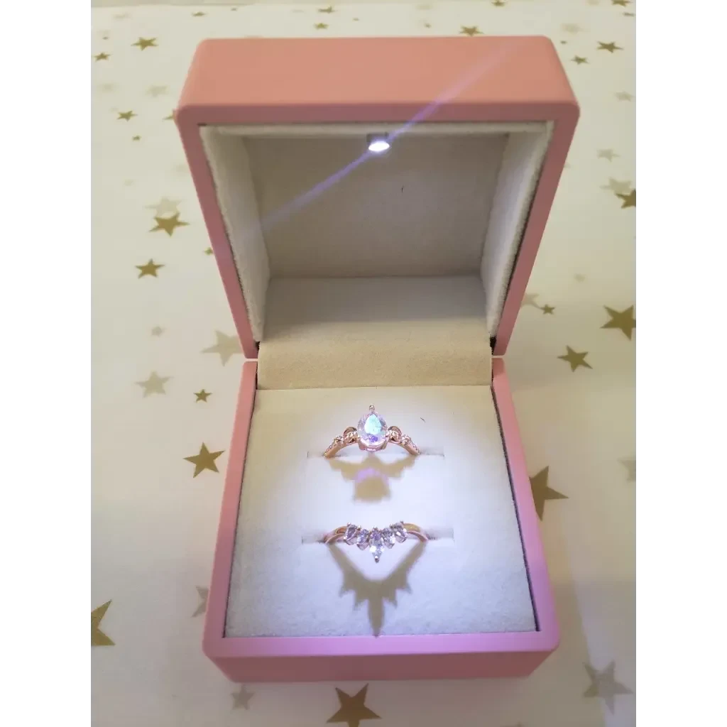 Elegant Double Ring Box for Jewelry Storage - Perfect for Engagement Rings, Wedding Bands & Special Occasion Gifts