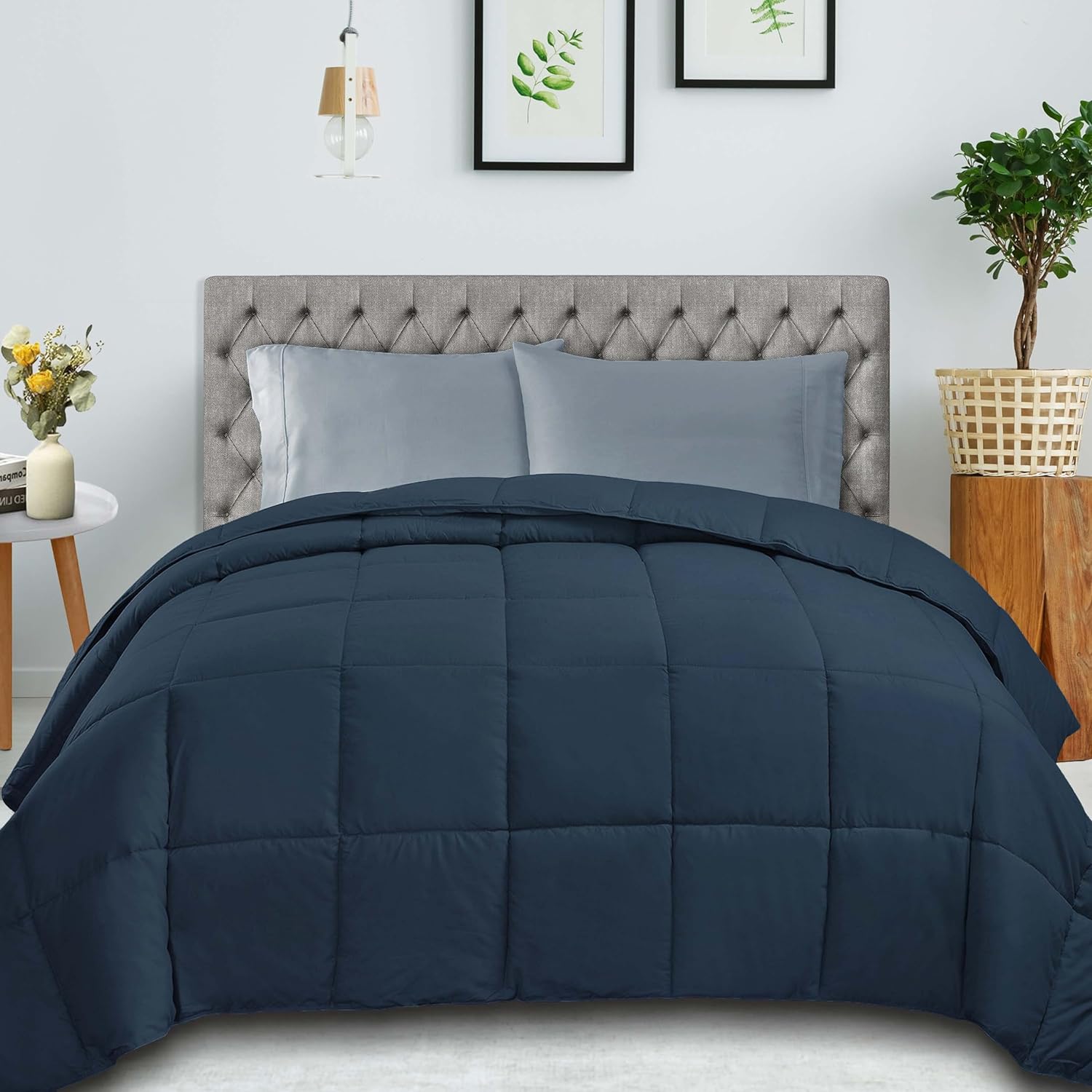 All-Season Reversible Down Alternative Comforter - Lightweight & Hypoallergenic Bedding for Year-Round Comfort - Perfect for Master Bedroom, Guest Room & Dorm Use