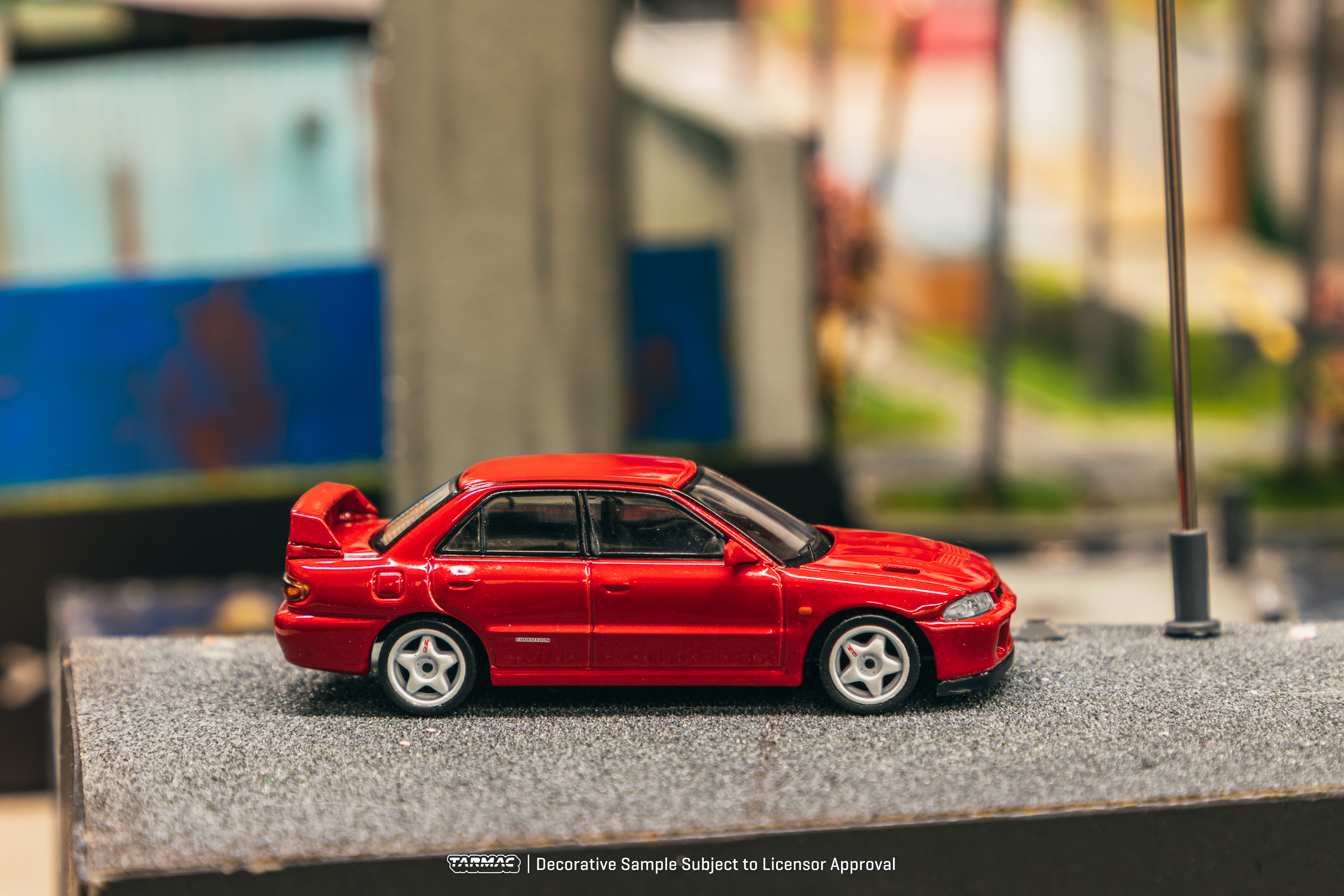 Tarmac Works 1/64 Scale Mitsubishi Lancer GSR Evolution II Diecast Model Car - Red with Tarmac Cards - Collectible Miniature Vehicle for Display & Racing Scenes - Perfect for Car Enthusiasts & Model Collectors