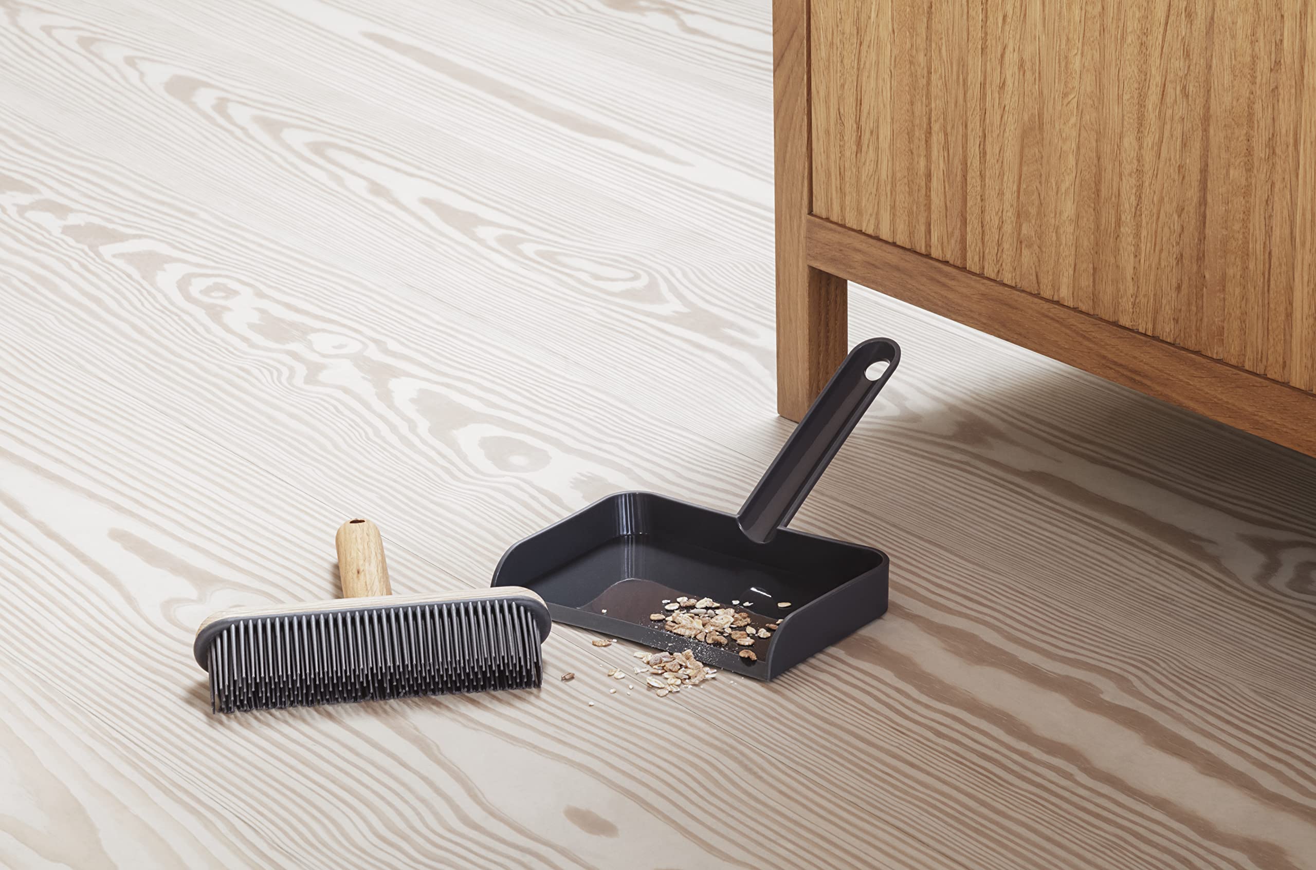 EVA SOLO Broom and Dustpan Set (530671) - Lightweight Cleaning Tools for Home, Kitchen, and Office Use