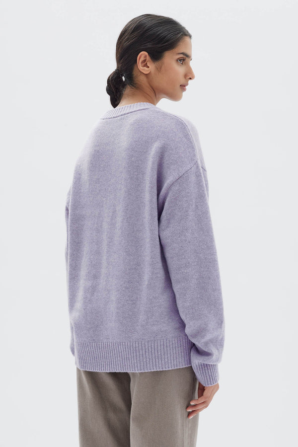 Elegant Iris Jacaranda Lilac Knit Sweater for Women - Soft & Comfortable Winter Pullover - Perfect for Casual Outfits & Cozy Evenings