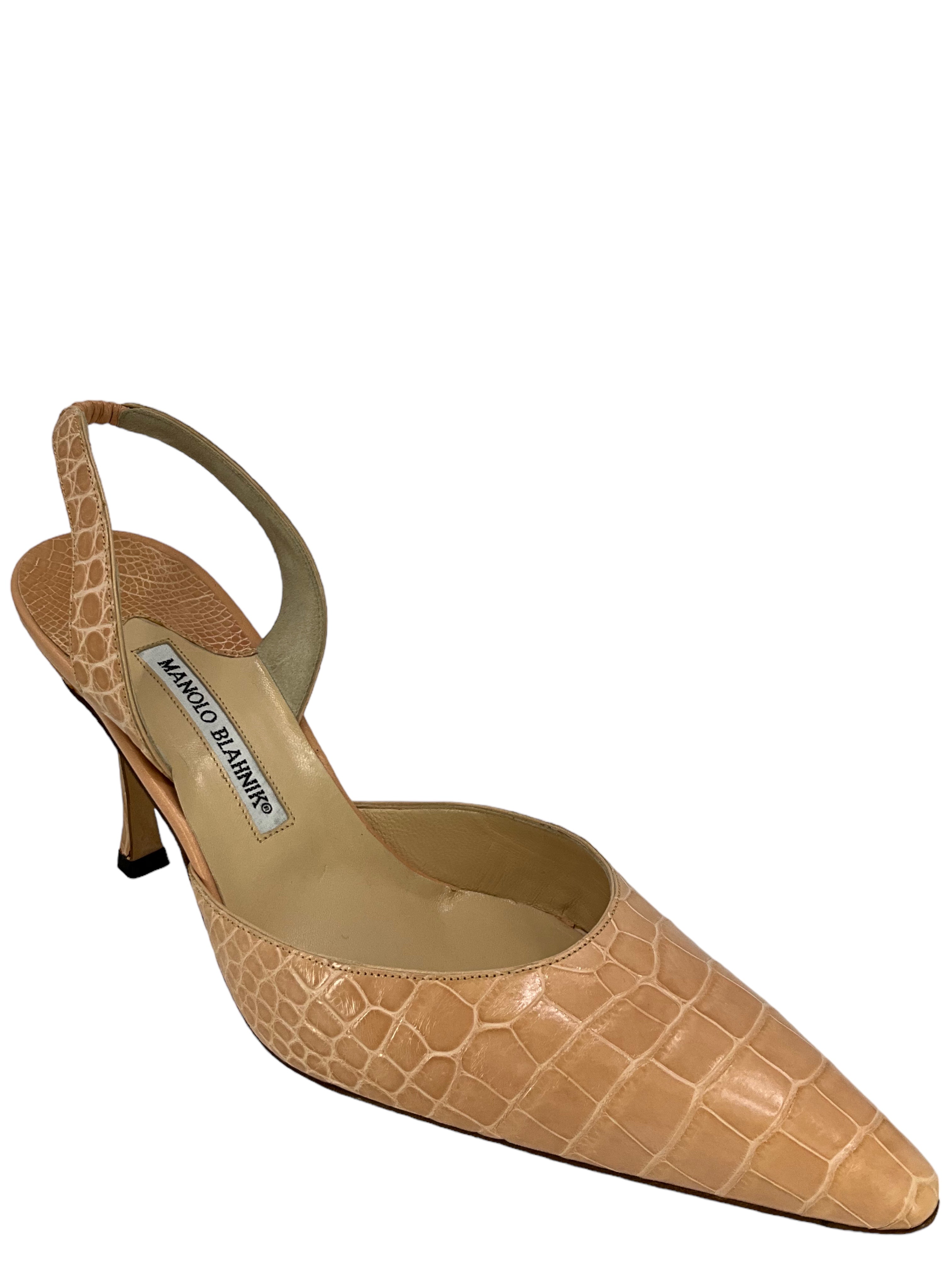 Manolo Blahnik Peach Satin Slingback Heels Women's Size 11 - Perfect for Weddings, Parties & Special Occasions