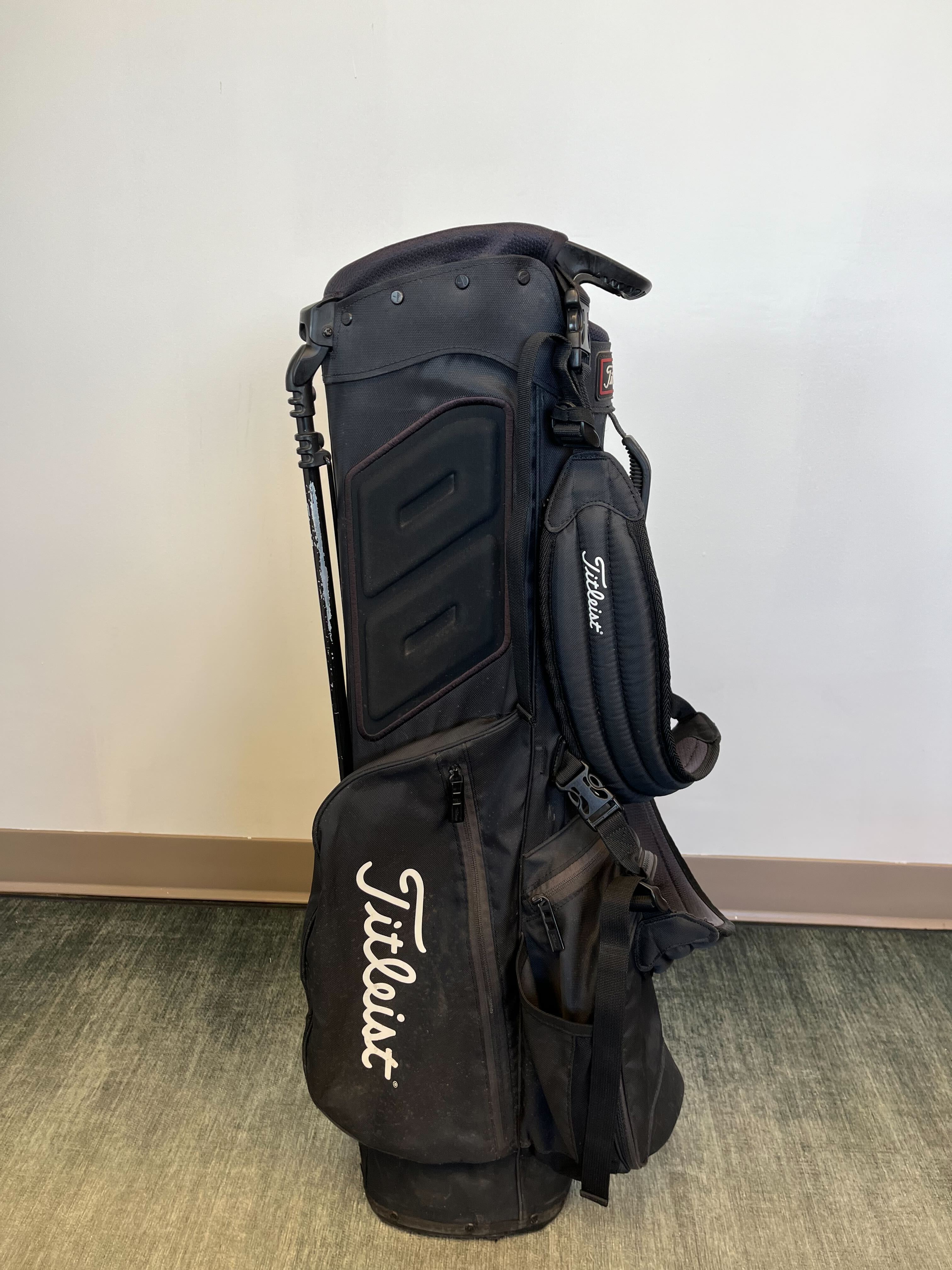 Titleist Players 4 Stand Golf Bag - Black with 4 Dividers, Comfortable Strap & Waterproof Rain Cover - Perfect for Golfers & Tournaments