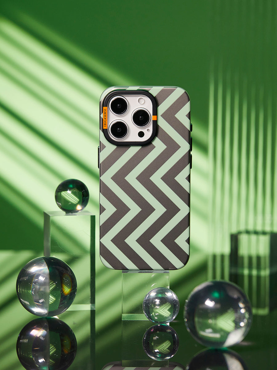Fashionable Gold Wave Zebra Stripe Phone Case - Trendy Pale Sage Green Cover for iPhone & Samsung | Perfect for Street Style & Everyday Use
