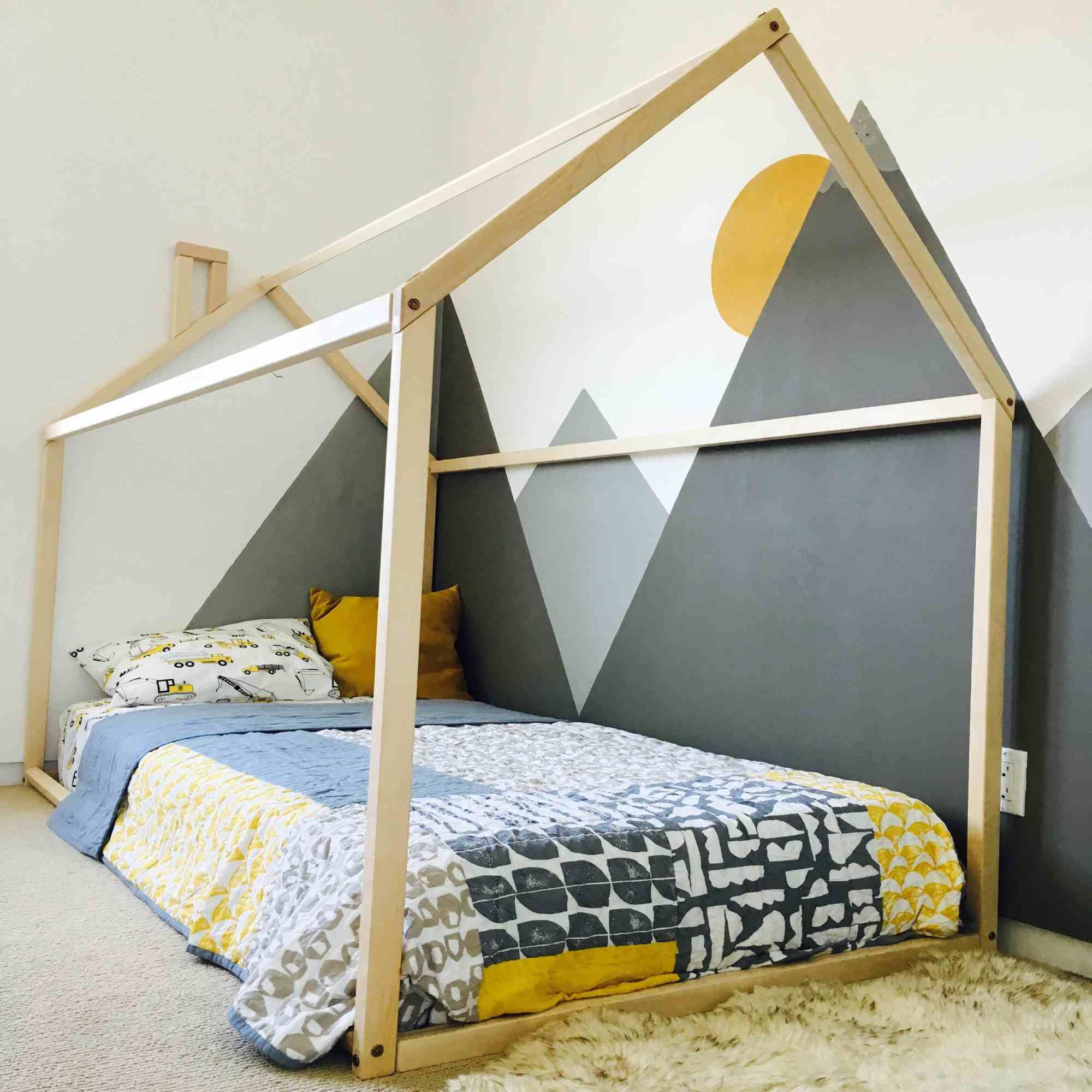 **Toddler Bed Frame - Wooden House Design Floor Bed with Twin Size Mattress Slats (39