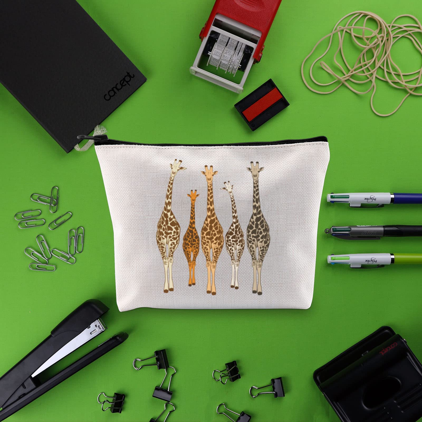 BLUPARK Funny Giraffe Cosmetic Bag - Cute Animal Lover Gift, Giraffe Zipper Pouch for Makeup & Travel Accessories - Perfect Giraffe-Themed Gift for Women & Girls (Great for Birthday, Christmas & Everyday Use)