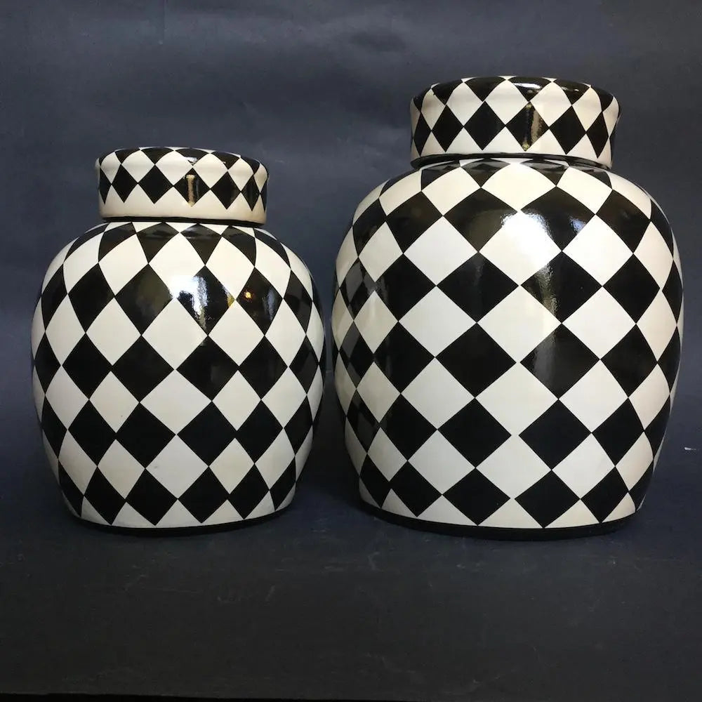 Exquisite Chinese Porcelain Vase - Handcrafted Blue and White Ceramic Vase for Home Decor, Wedding Gift & Feng Shui - Perfect for Living Room, Office & Luxury Interior Design