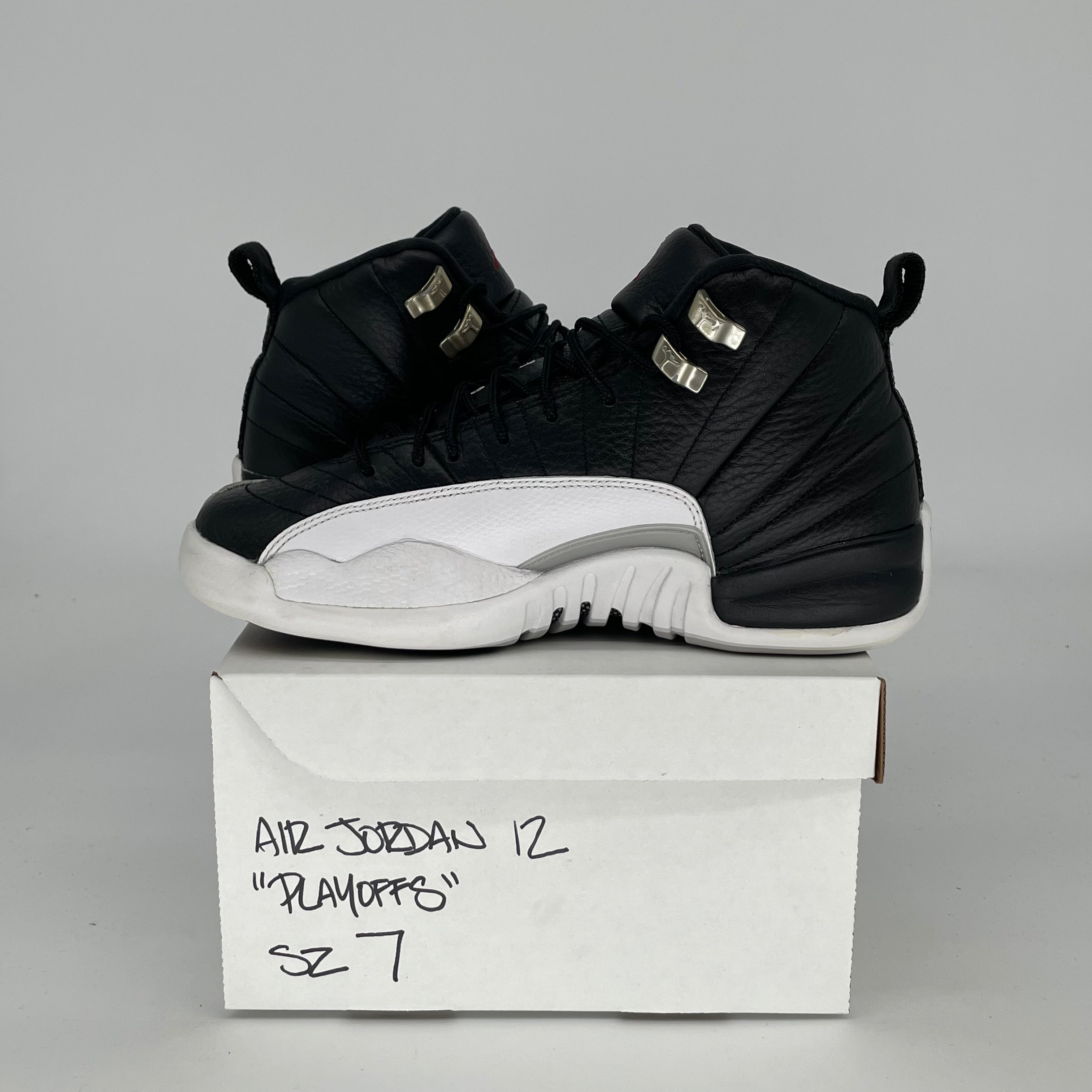 Original Air Jordan 12 Playoffs Basketball Shoes - Men's Size 7 / Women's 8.5W (Style Code 153265-006) - Perfect for Streetwear & Court Performance