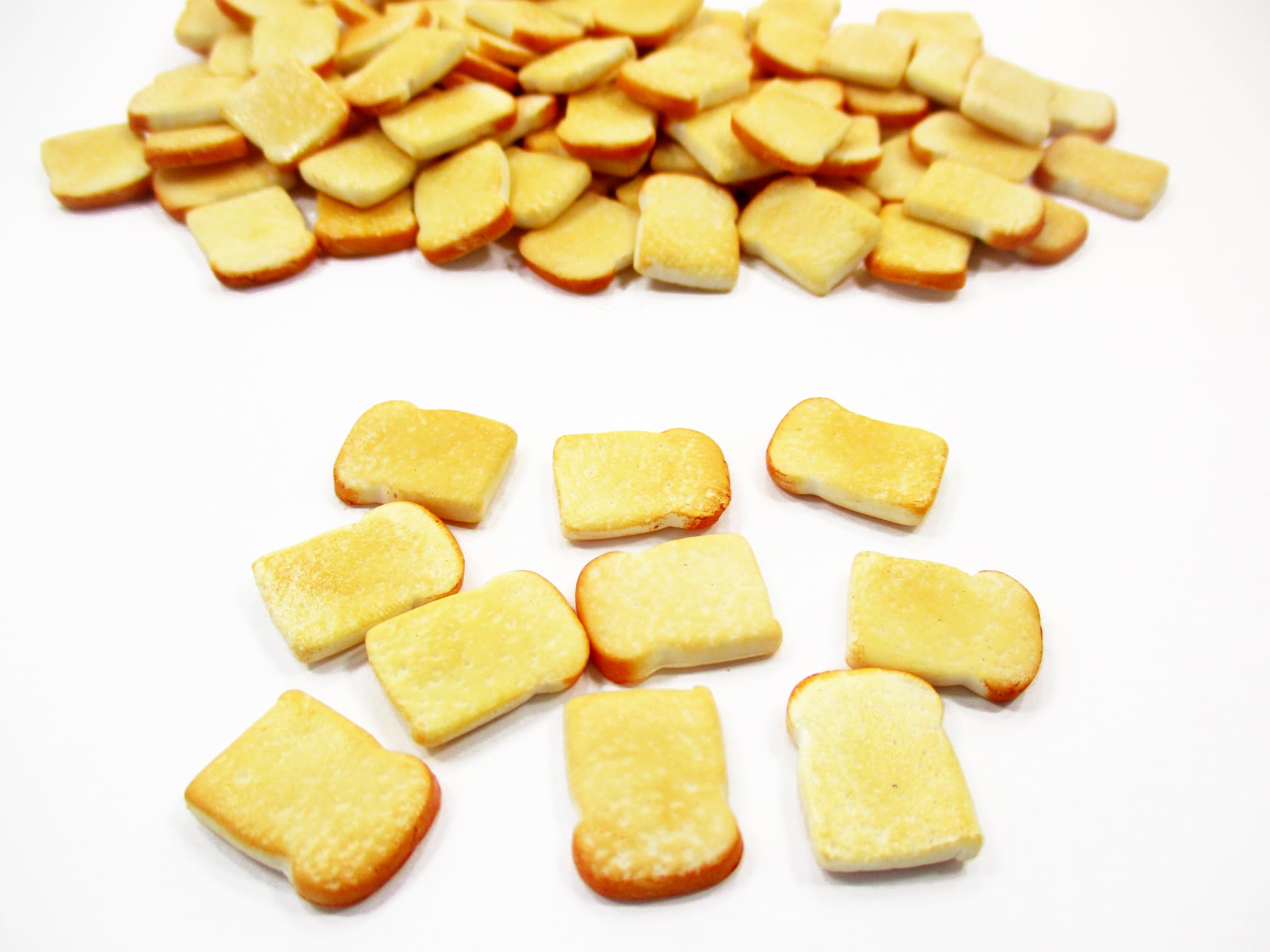 10PCS Miniature Toast Slices - Realistic Dollhouse Food Accessories for Breakfast & Bakery Scenes - Perfect for Dollhouse Miniatures, DIY Crafts, and Model Train Displays