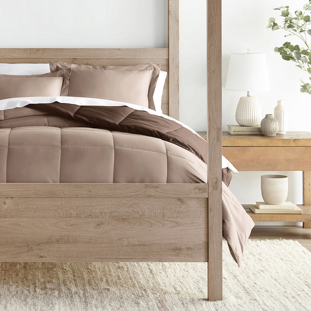 Reversible Down Alternative Comforter Set - All Season Hypoallergenic Bedding - Perfect for Master Bedroom, Guest Room & Dorm Use
