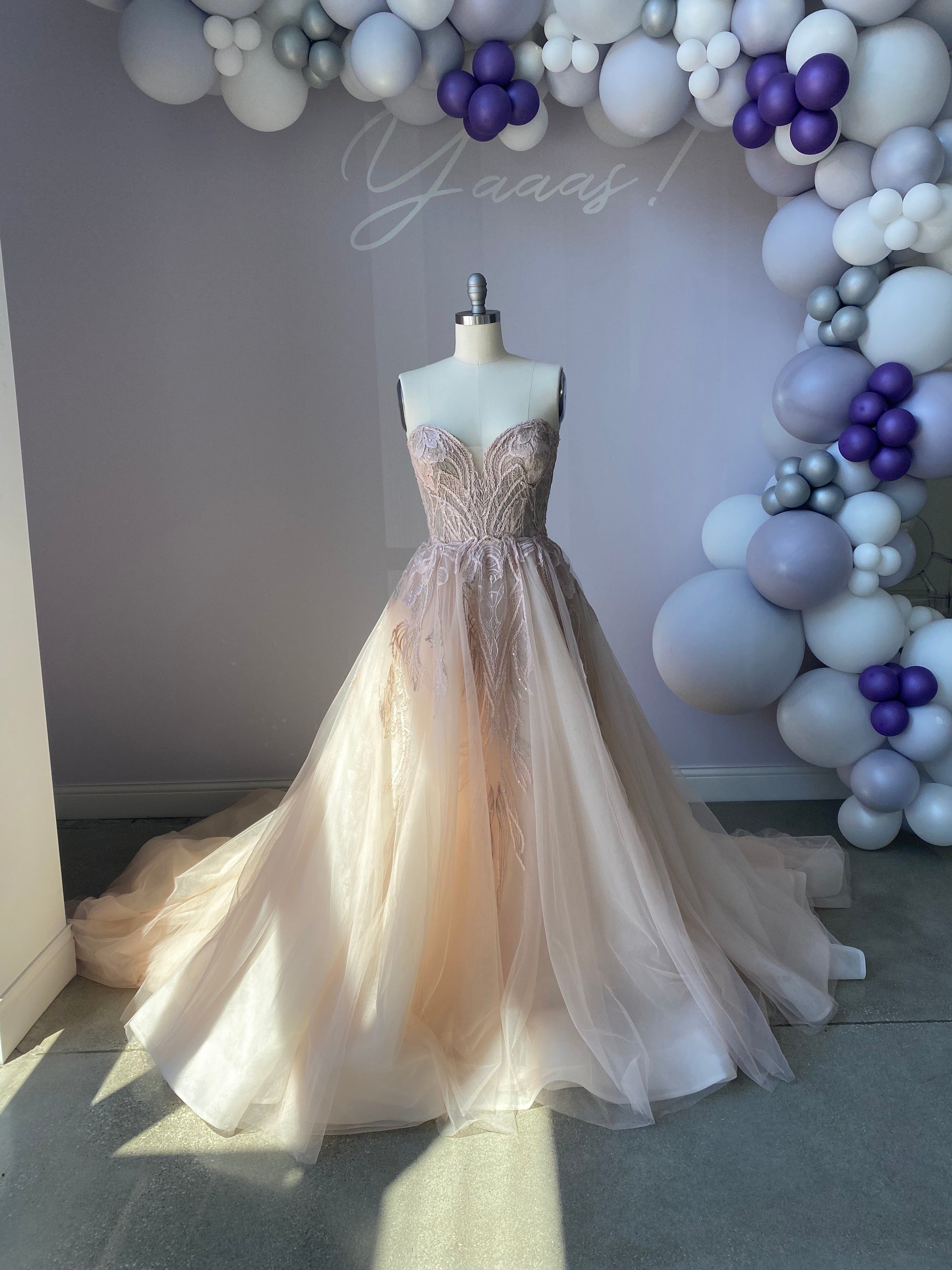 Badgley Mischka Deanna Women's Evening Dress Size 10 - Perfect for Weddings, Galas & Formal Events