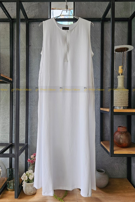 Elegant A-Line Sleeveless White Innerwear - Perfect for Layering Under Dresses, Tops & Formal Wear