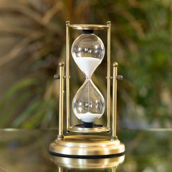 Vintage Brass Rotating 30-Minute Hourglass Timer - Classic Sand Timer for Home Office Decor, Meditation, Yoga & Board Games