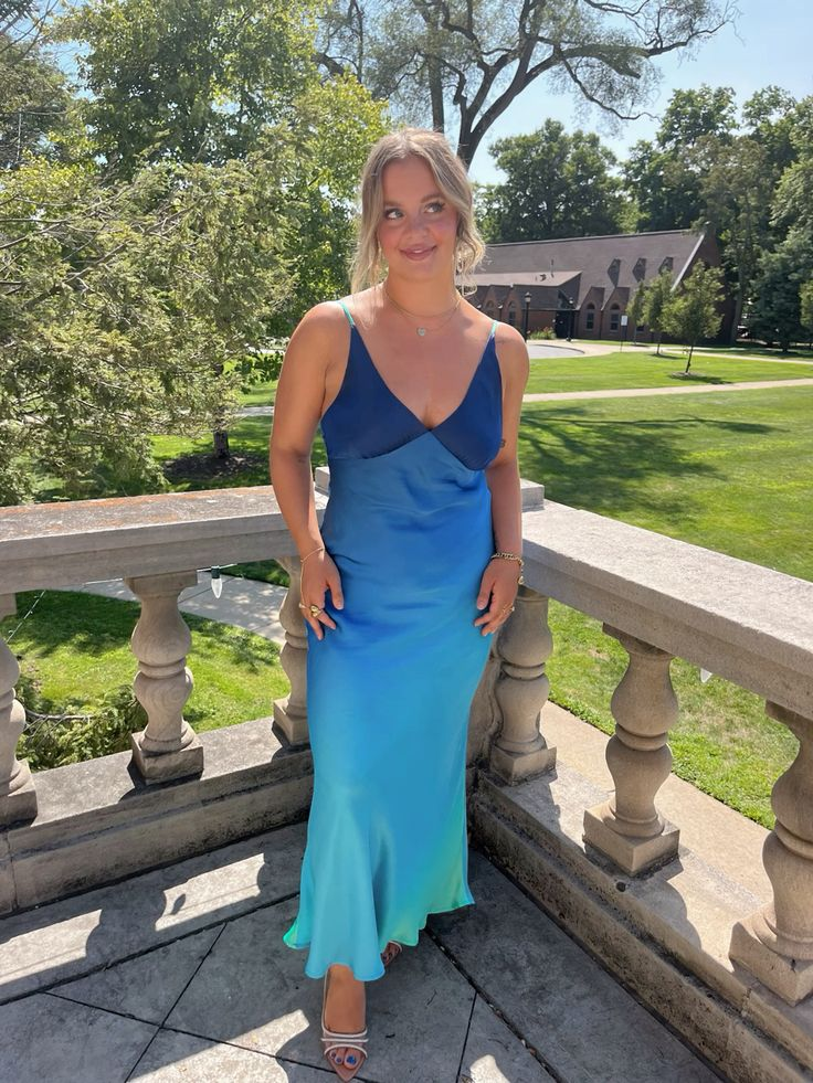 Mermaid Blue Gradient Long Prom Dress for Women - Elegant Formal Evening Gown for Homecoming, Ball, Wedding Guest - J5519