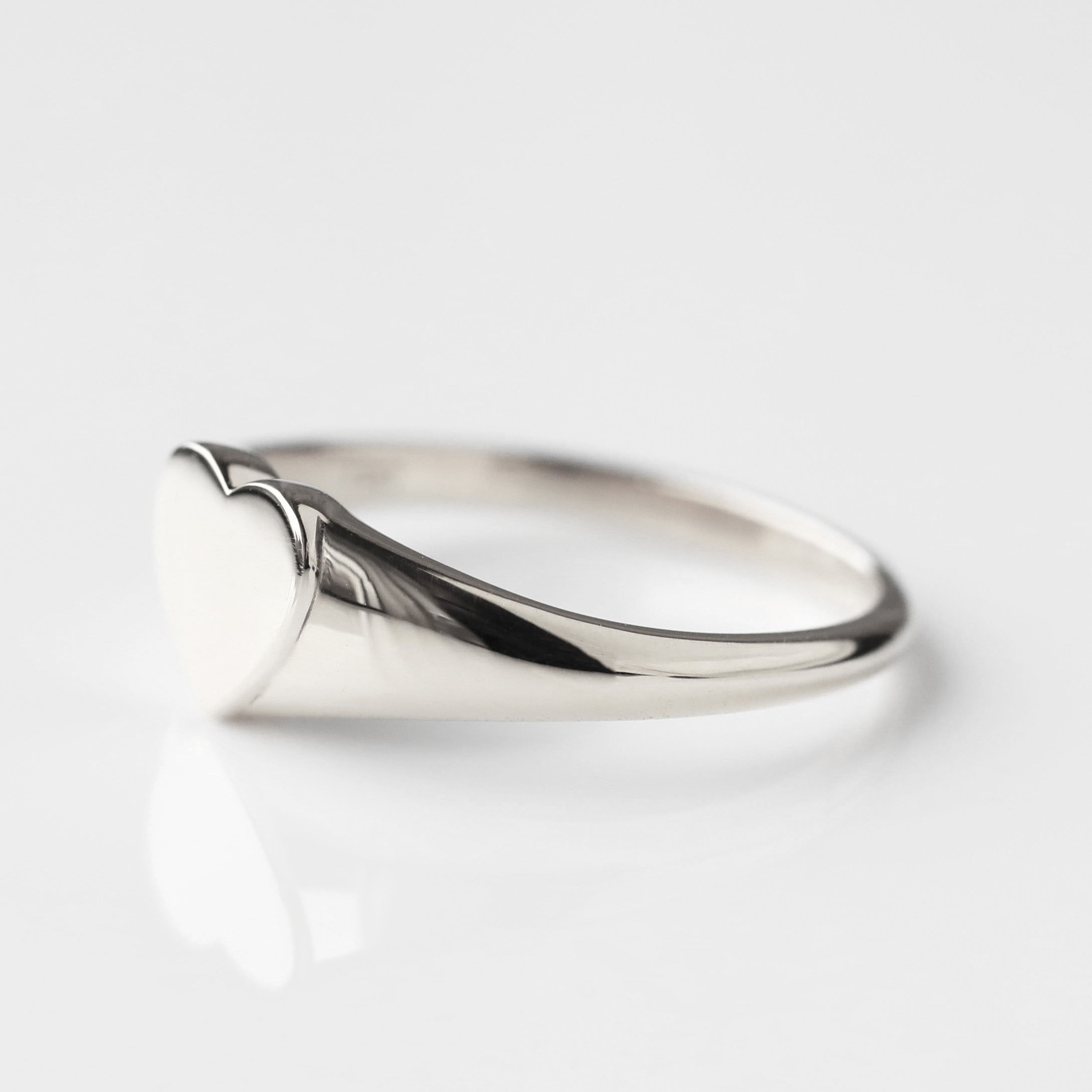 Personalized Engravable Signet Ring with Heart Design - Custom Initials & Names - Perfect for Gifts, Weddings & Special Occasions
