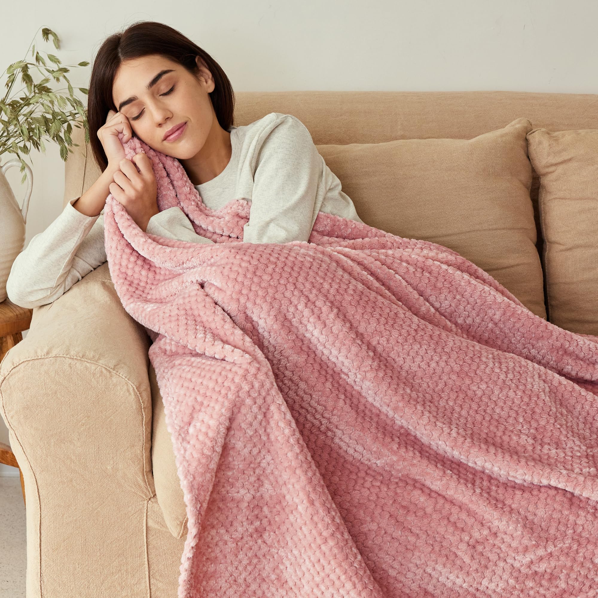 Premium King Size Fleece Blend Bed Blanket - Ultra Soft & Warm Waffle Textured Throw for Couch, Sofa & Bed | Cozy, Lightweight & Fuzzy (Dusty Pink, 90x104 Inches) - Perfect for Winter Nights, Movie Time & Guest Rooms