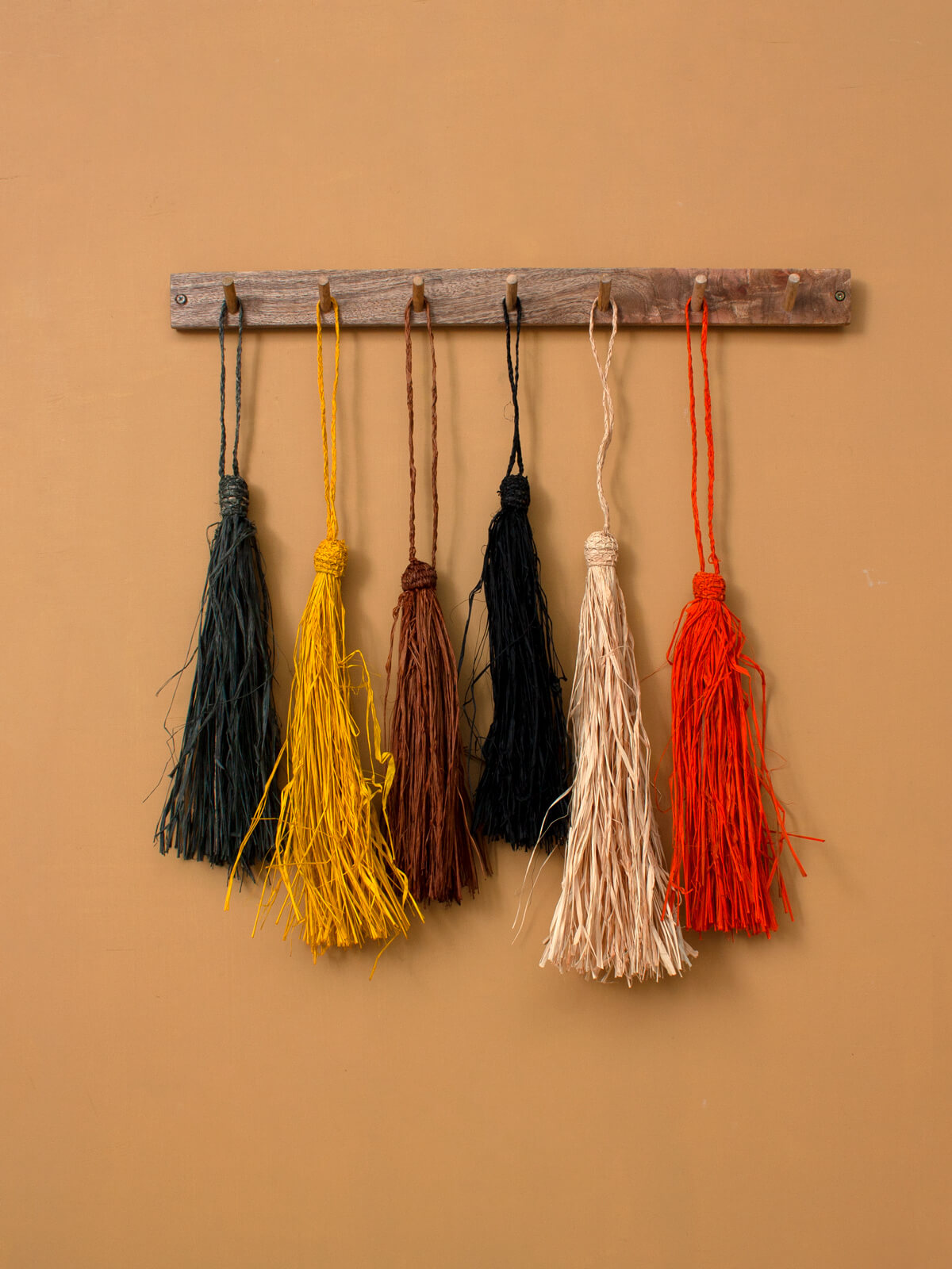 Stylish Raffia Tassels for Handbags, Home Decor & DIY Crafts - Natural Fiber Decorative Accents for Boho Chic Style