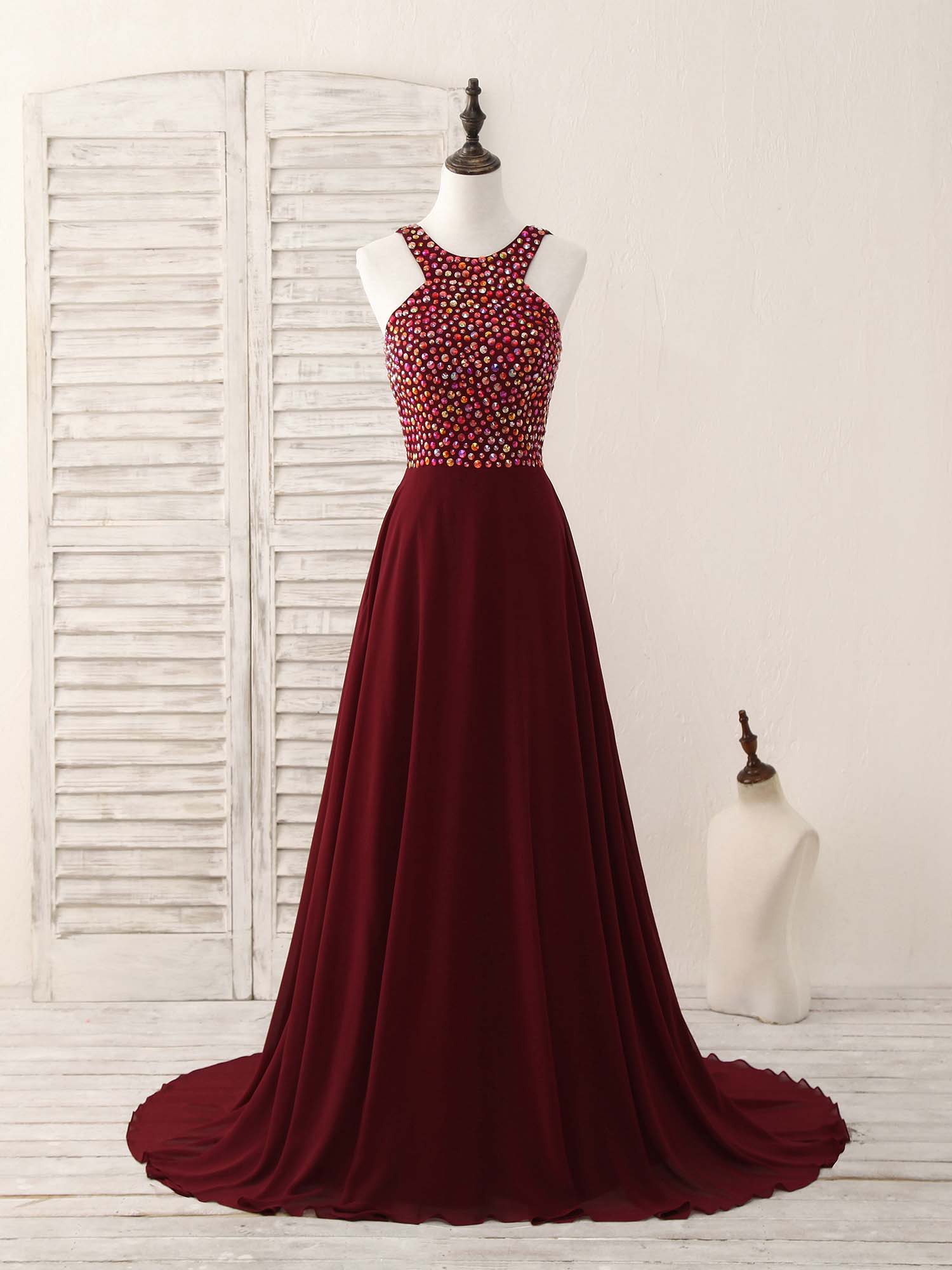 Elegant Burgundy Round Neck Chiffon Beaded Long Prom Dress for Women - Perfect for Formal Dances, Evening Galas & Special Occasions