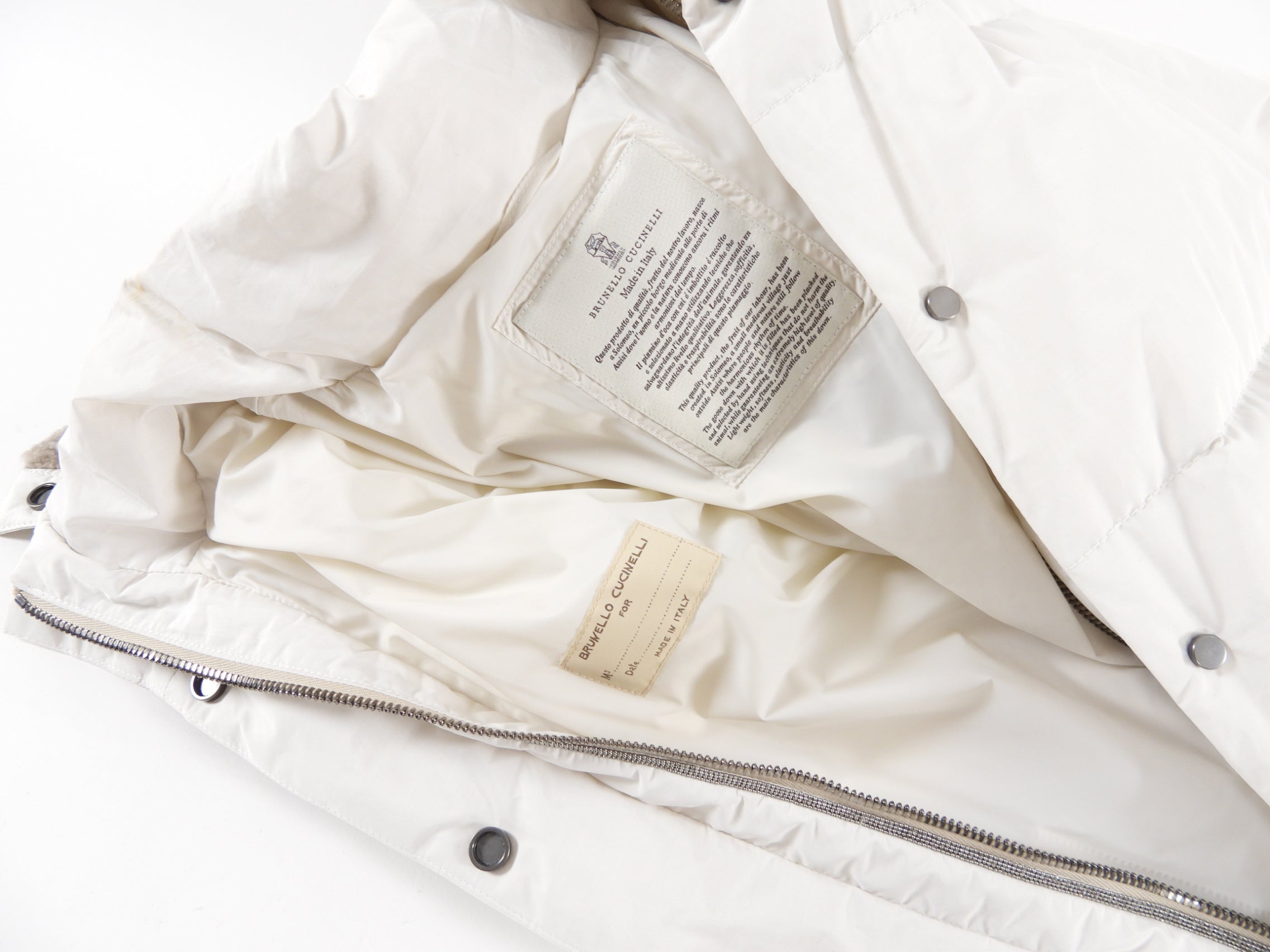 Brunello Cucinelli Women's Bone White Down Puffer Jacket with Shearling Hood - Winter Warm Coat for Cold Weather, Fashion Outerwear for Street Style and Outdoor Activities