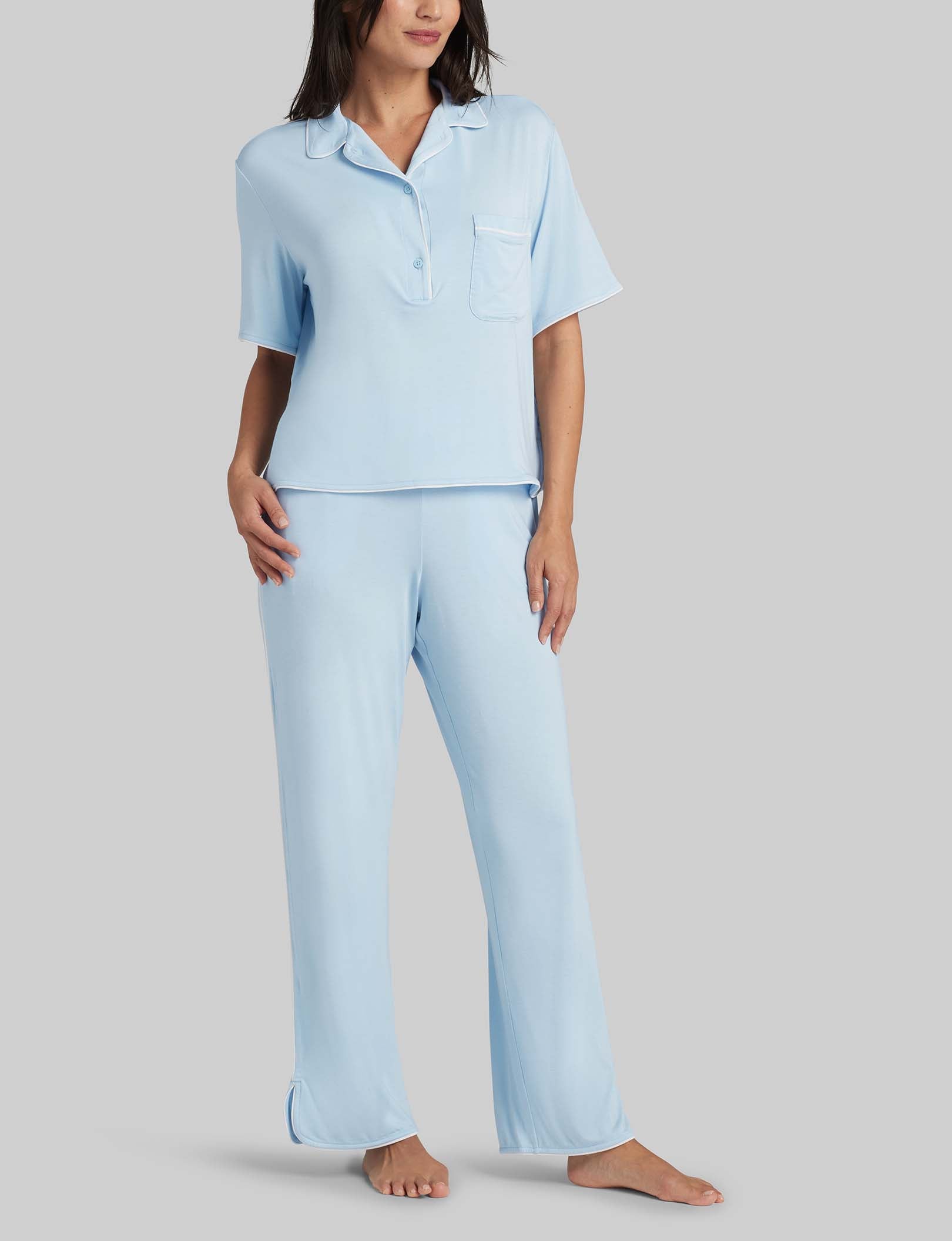 Cozy Women's Fleece Pajama Set - Soft Pullover Top & Lounge Pants for Sleepwear & Relaxation | Perfect for Winter Nights, Movie Time & Home Comfort