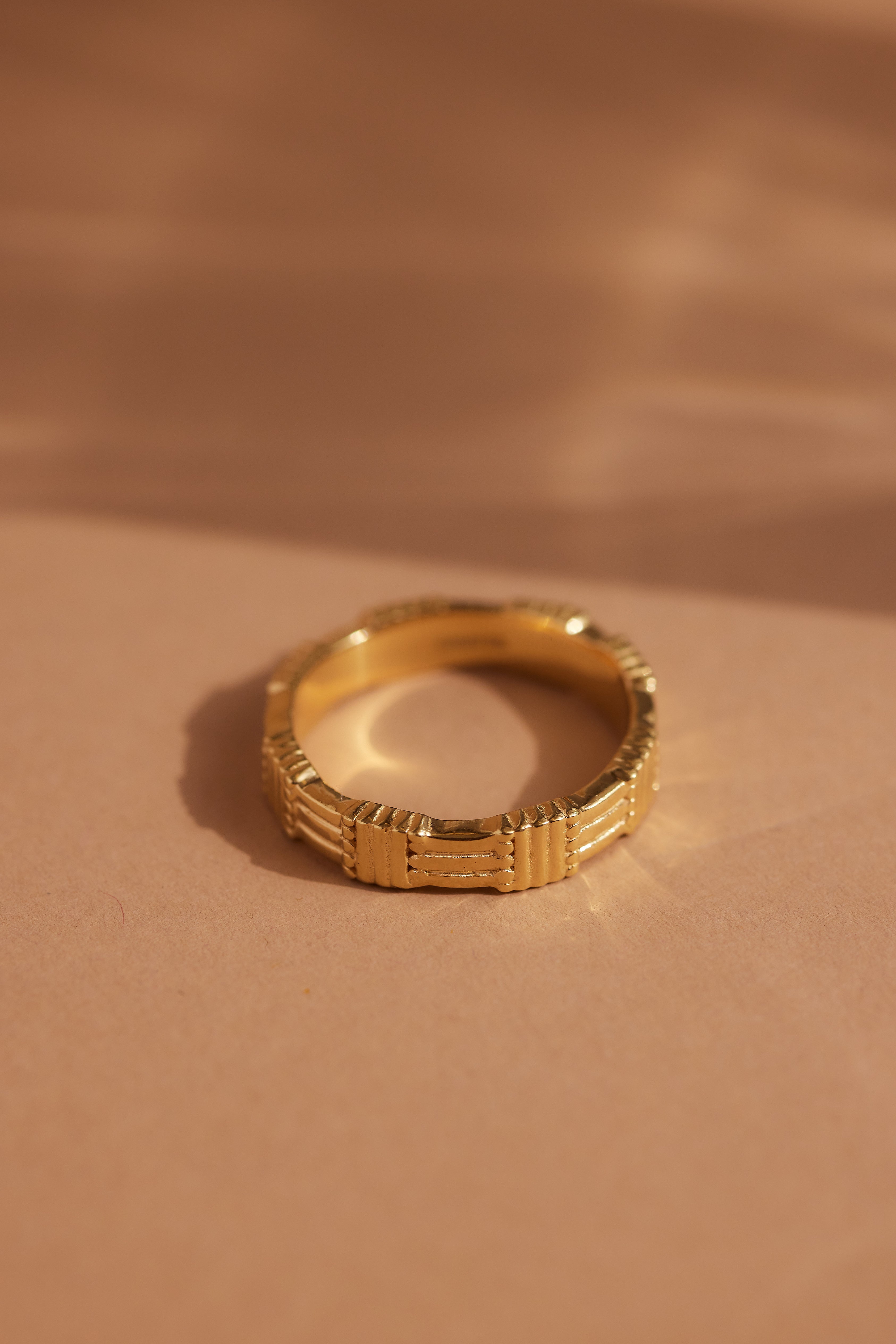 Elegant Vector Gold Ring for Women - 14K Solid Gold Minimalist Ring - Perfect for Everyday Wear, Gift Giving & Special Occasions