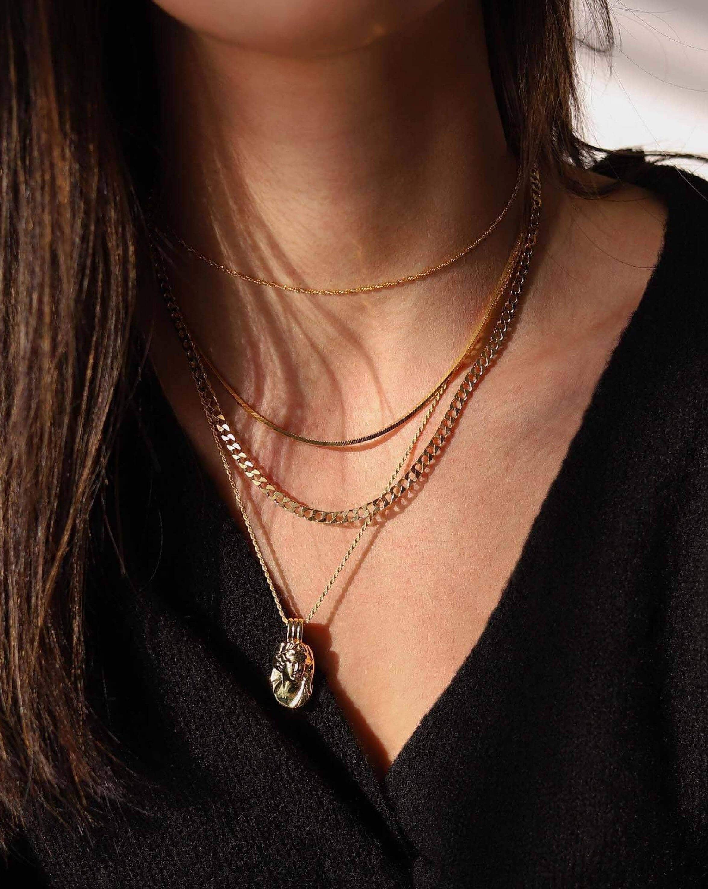 Lucy Williams Cameo Pendant Necklace - Vintage Inspired Jewelry for Women | Perfect Gift for Mother's Day, Anniversary & Special Occasions