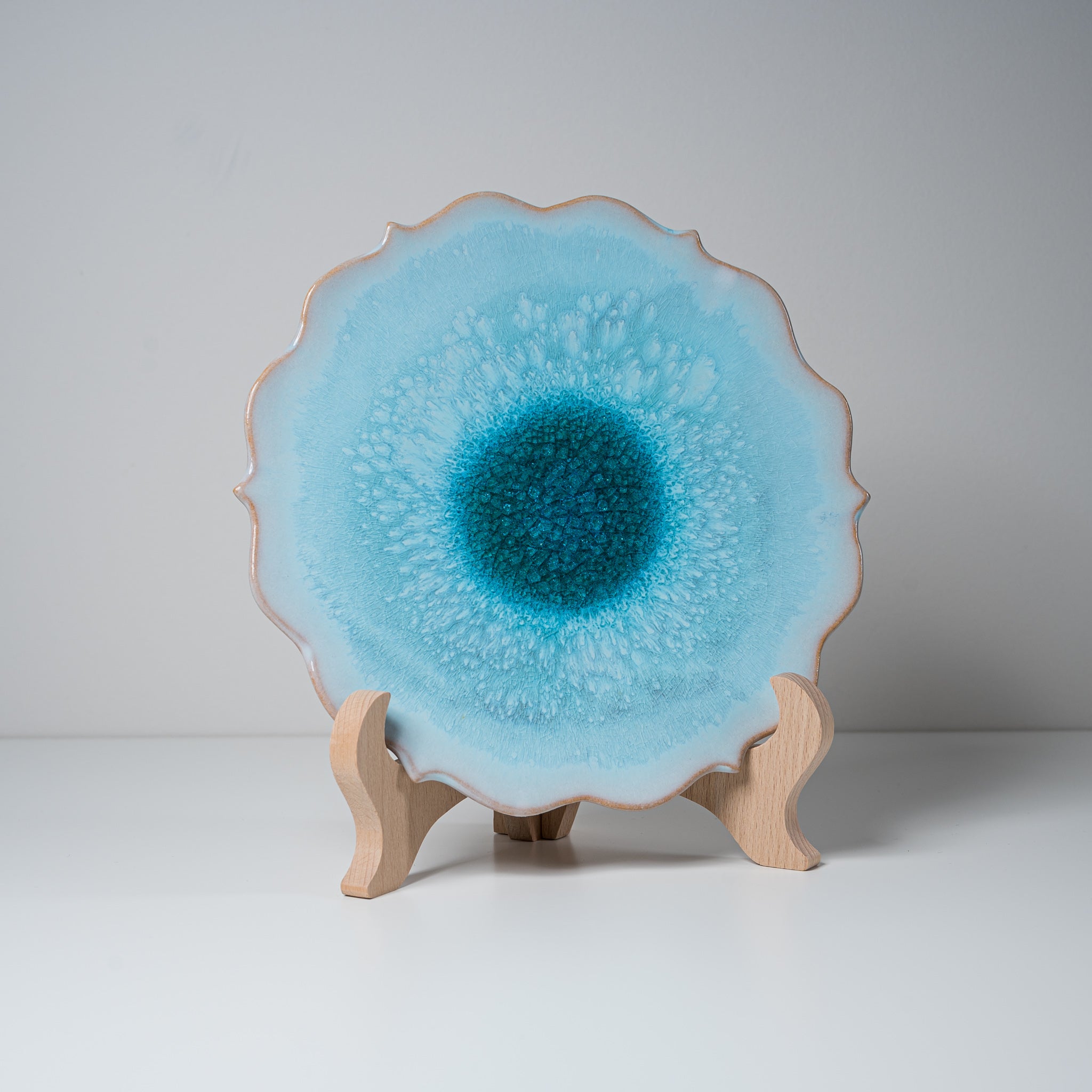 Tenryu Kiln Hagi Ware Flower Plate - Handmade Japanese Ceramic Dish in Sky Blue, Perfect for Sushi, Desserts & Home Decor