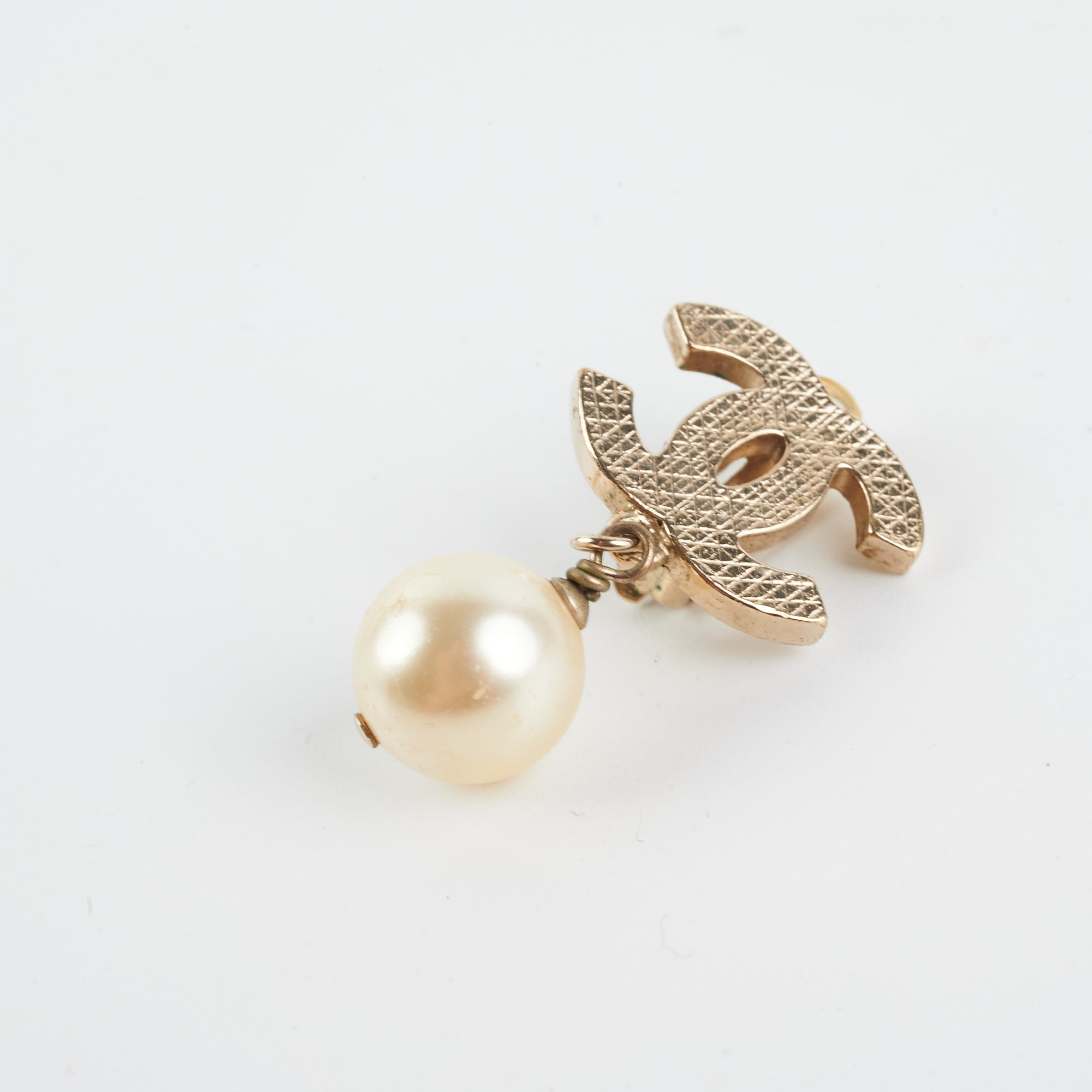 Chanel CC Logo Pearl Drop Earrings - Fashion Costume Jewelry for Women | Elegant Party & Evening Wear Accessories