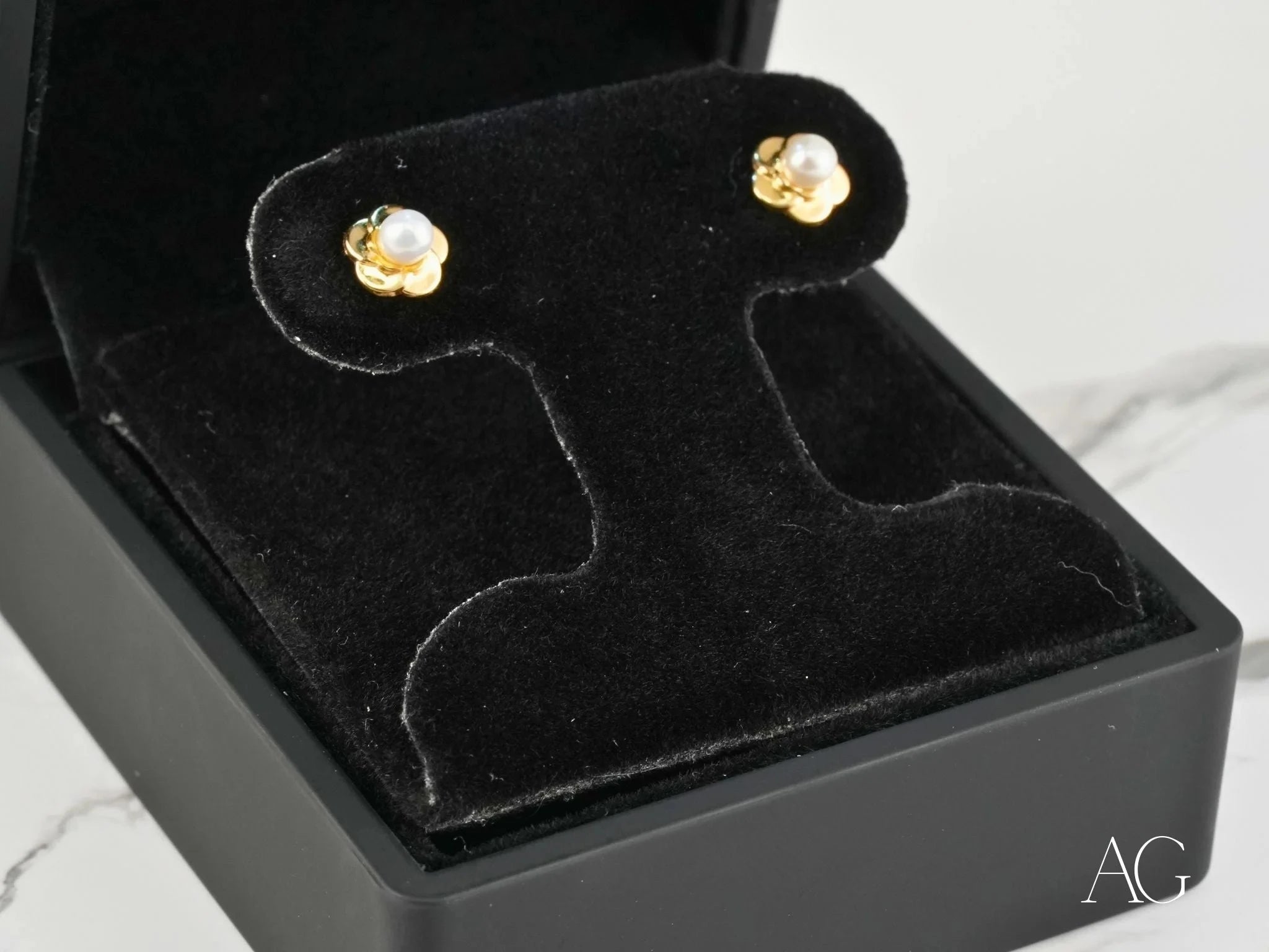 18K Yellow Gold Floral Pearl Earrings for Women - Petal Pearl Dangle Earrings - Elegant Pearl Jewelry Gift for Wedding, Party & Special Occasions