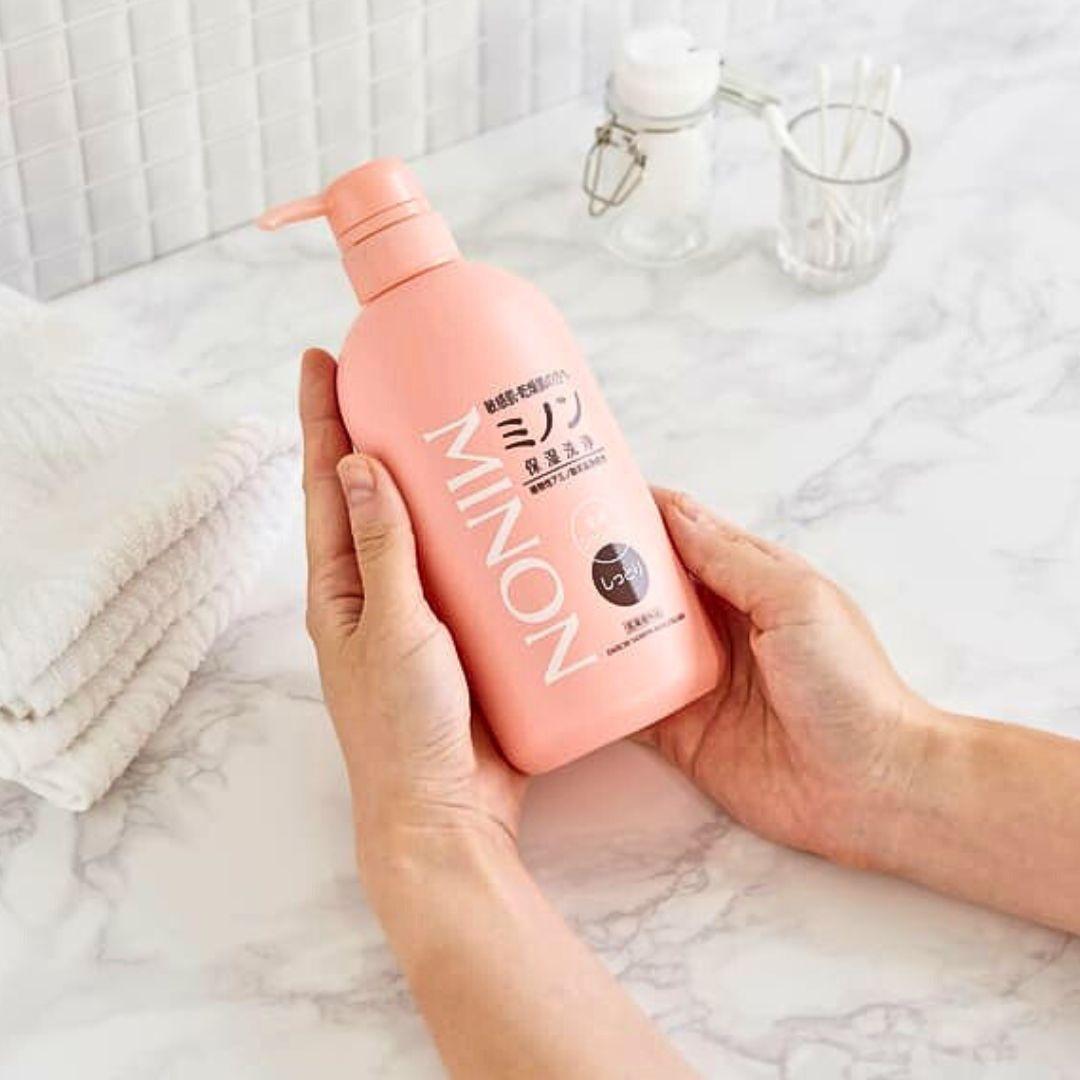 Minon Whole Body Wash - Moisturizing Body Wash for Dry Skin, 450ml | Gentle Hydrating Shower Gel for Sensitive Skin - Perfect for Daily Use & Post-Workout Refreshment