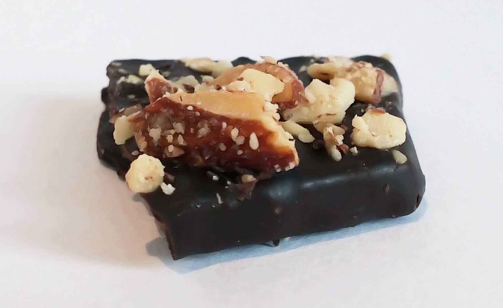 Woodford Reserve Premium Bourbon Butter Crunch Candies - 16-Piece Gourmet Gift Box | Delicious Bourbon-Infused Chocolate Treats for Holidays, Parties & Corporate Gifting