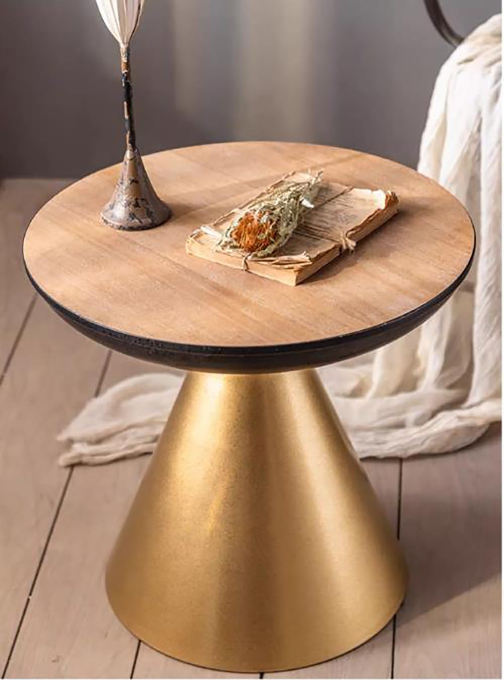 NIUYAO Mid-Century French Style Round Pedestal Side Table - Gold Accent Table for Living Room, Bedroom, Apartment | Perfect as End Table, Nightstand, Coffee Table or Lounge Drinking Table