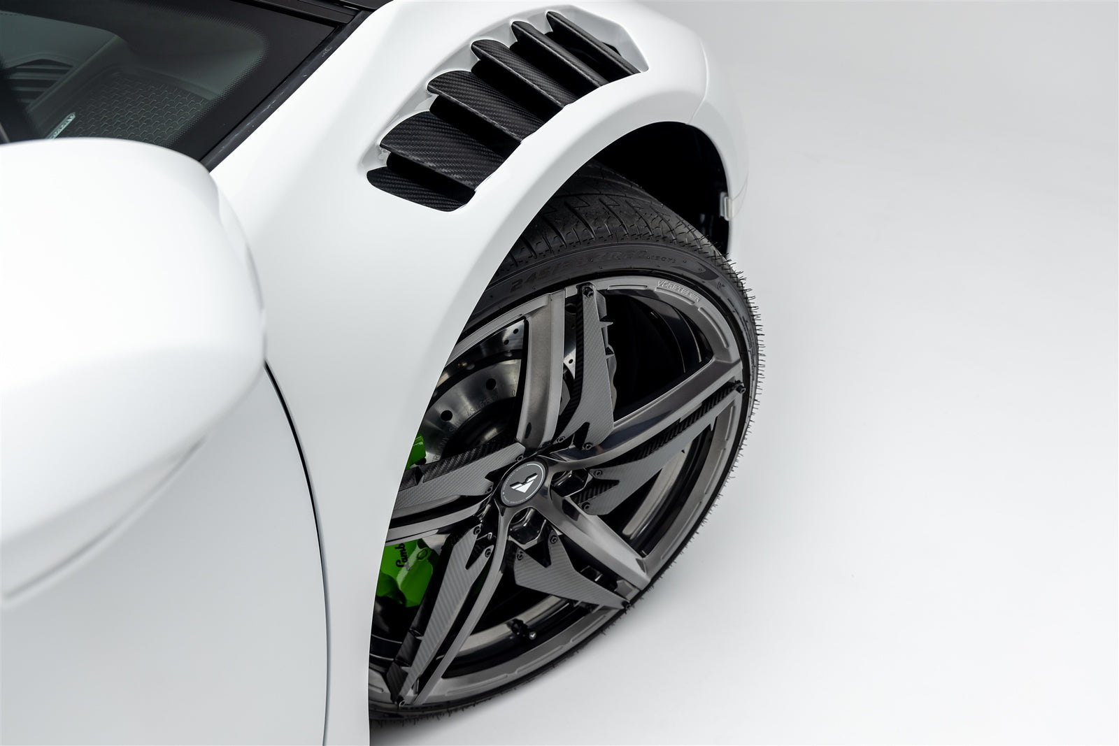 Lamborghini Huracan EVO 2WD Monza Aero Program CB 01 - High Performance Sports Car for Racing Enthusiasts | Perfect for Track Days and Supercar Events