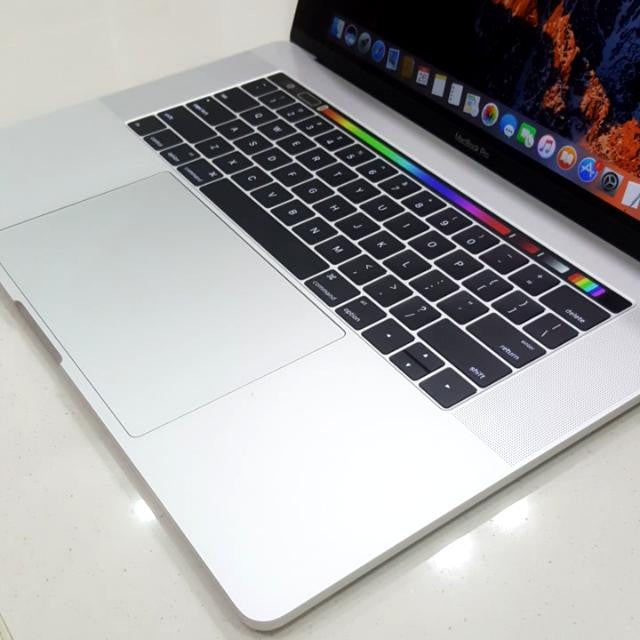 Apple MacBook Pro 15-inch (Late 2016) - Touch Bar, Touch ID, 256GB SSD, Retina Display - Perfect for Professionals, Students & Creative Work