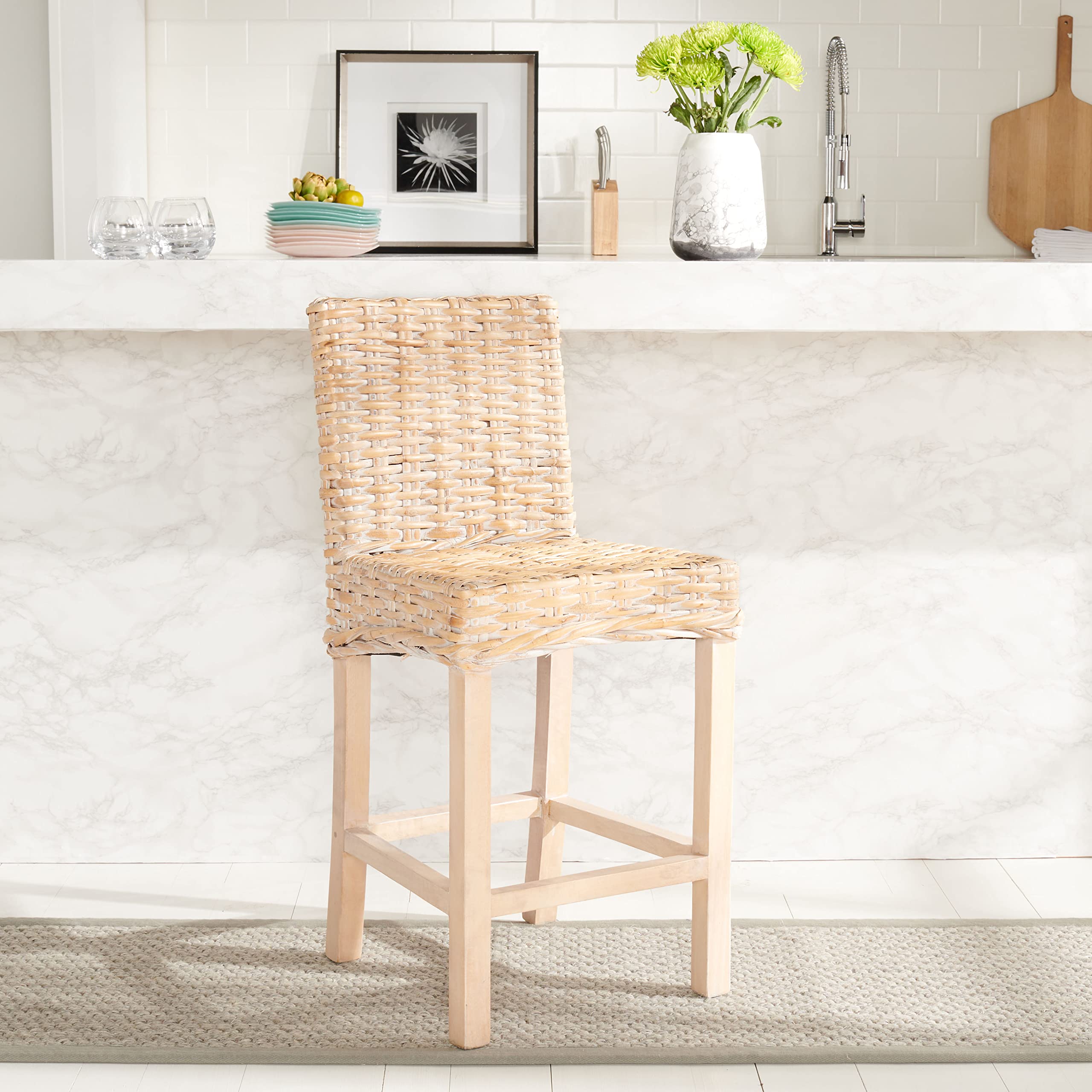 SAFAVIEH Home Tobie Natural White Wash Rattan 24-inch Counter Stool - Modern Farmhouse Kitchen Island Bar Stool for Dining Room & Breakfast Nook