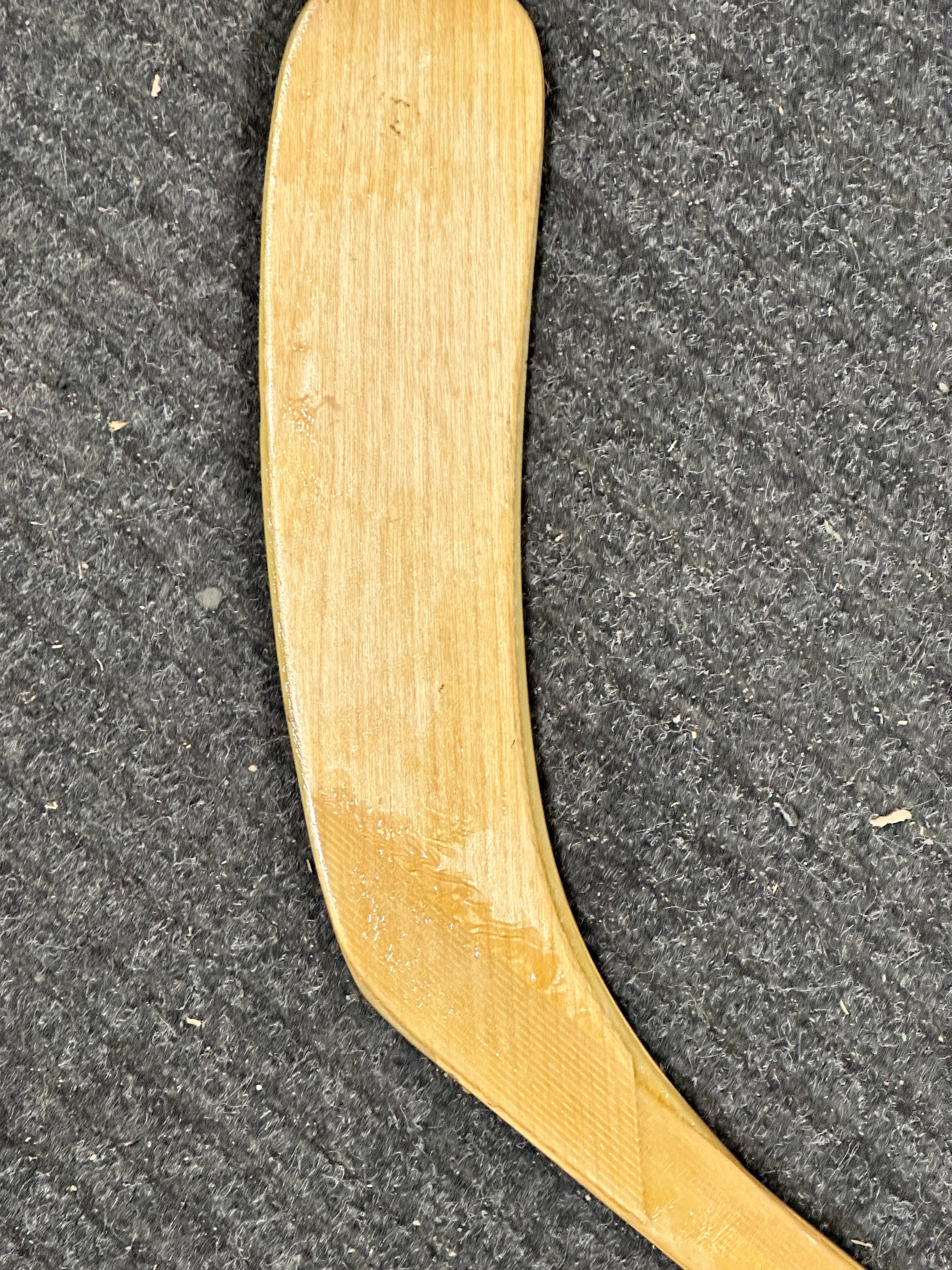 Authentic Mario Lemieux Rare Rookie Era Autographed Hockey Stick with COA - Perfect for Pittsburgh Penguins Fans, Sports Memorabilia Collectors & Hockey Enthusiasts