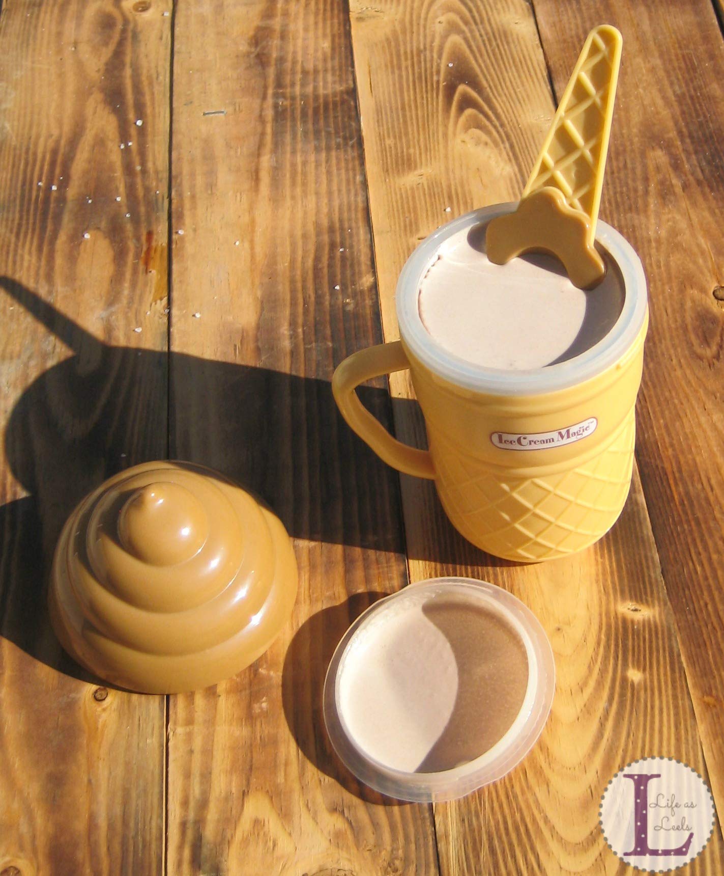 Personal Ice Cream Maker Machine - Homemade Frozen Yogurt & Gelato Maker for Quick & Easy Desserts - Perfect for Parties, Family Gatherings & Summer Treats