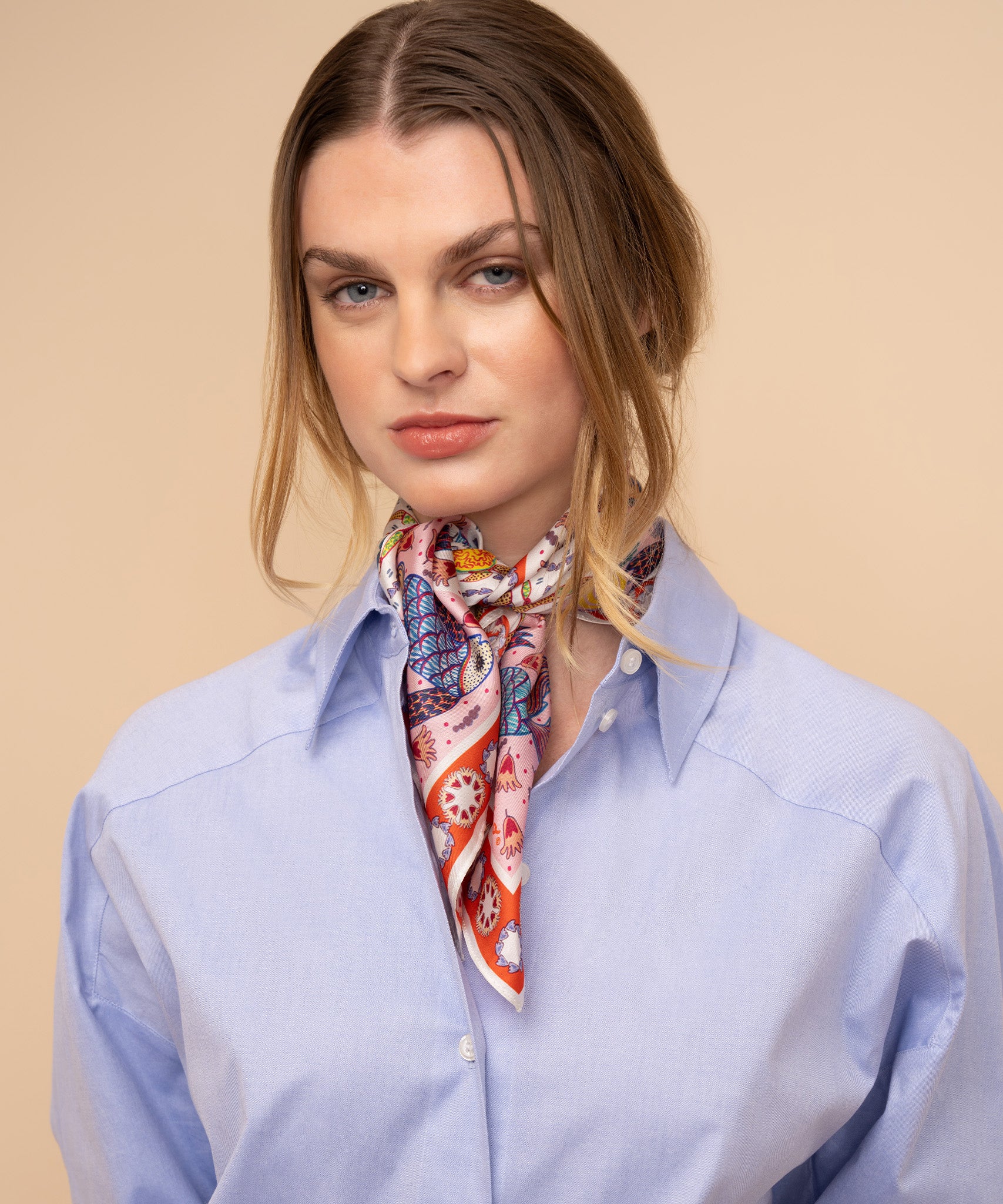 Stylish Crab Print Silk Bandana for Women & Men - Fashionable Head Scarf, Hair Accessory, Neck Wrap - Perfect for Outdoor Activities, Beach, Travel & Casual Wear