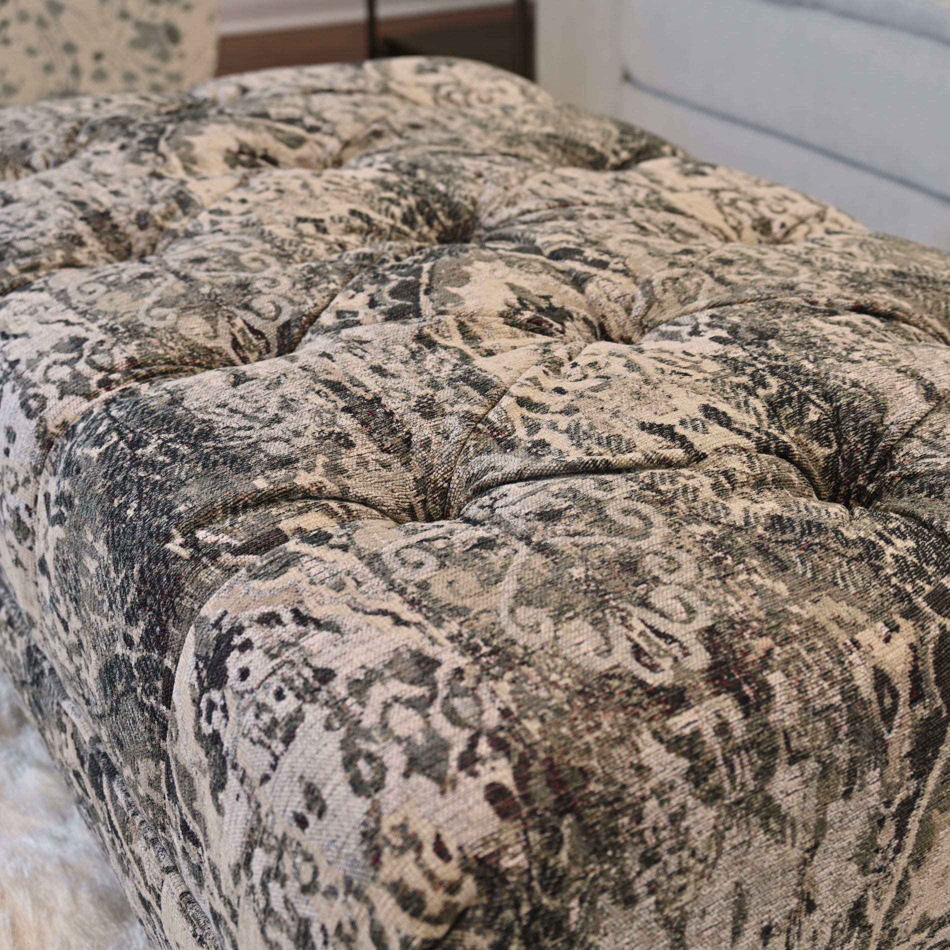 Roundhill Furniture Berliton Fabric Tufted Oversized Ottoman in Turkish Charcoal - Large Storage Footstool, Living Room Pouf, Bedroom Bench - Perfect for Home Decor, Lounge & Relaxation