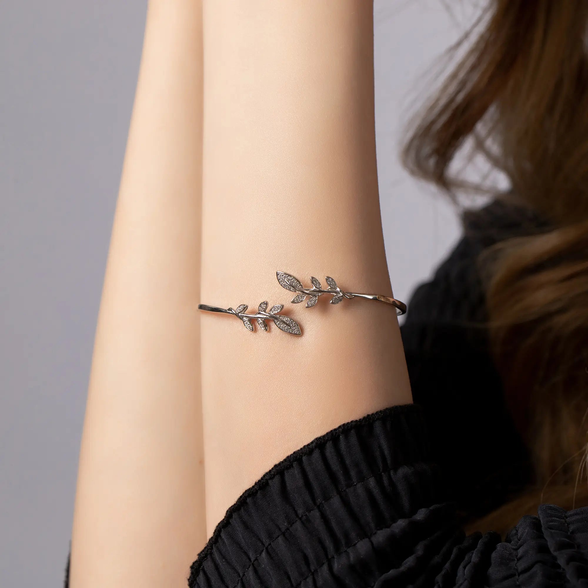 Silver Leaf Bond Bracelet for Women - Elegant Adjustable Friendship Bracelet Gift for Her | Perfect for Anniversaries, Birthdays & Everyday Wear