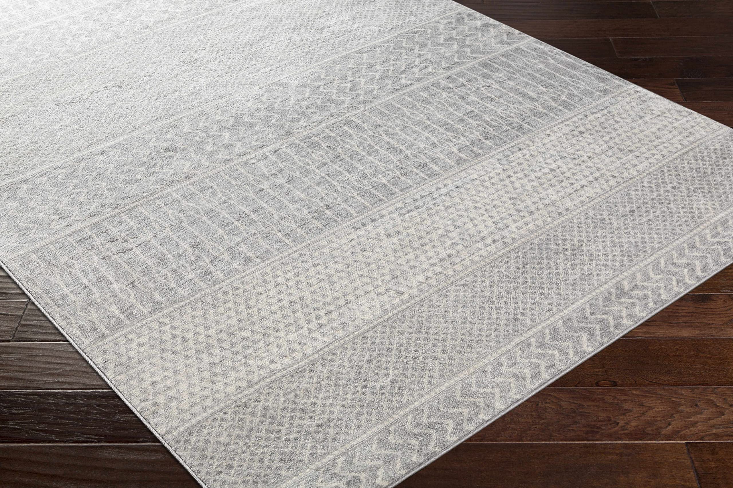 Hauteloom Bingham Modern Round Area Rug 7'10