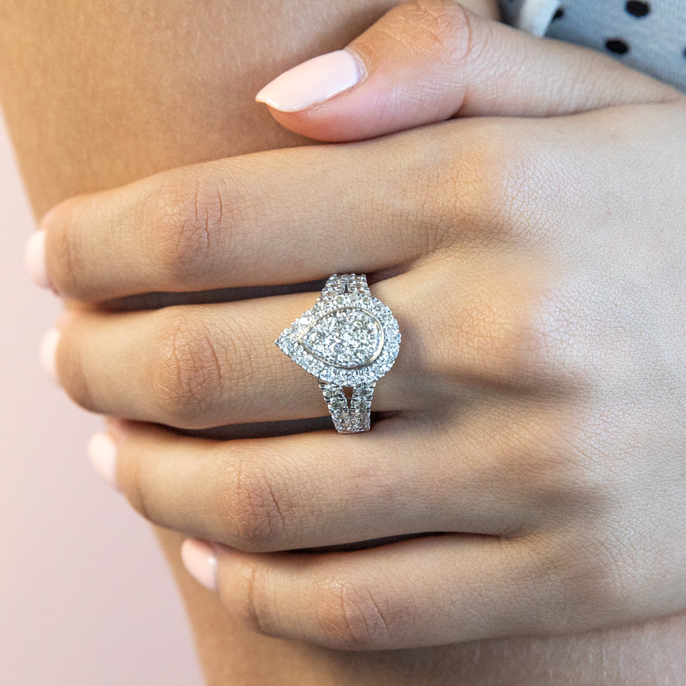 9ct Yellow Gold 2 Carat Diamond Ring with Brilliant Cut - Elegant Engagement & Wedding Jewelry for Women - Perfect for Proposals, Anniversaries & Special Occasions