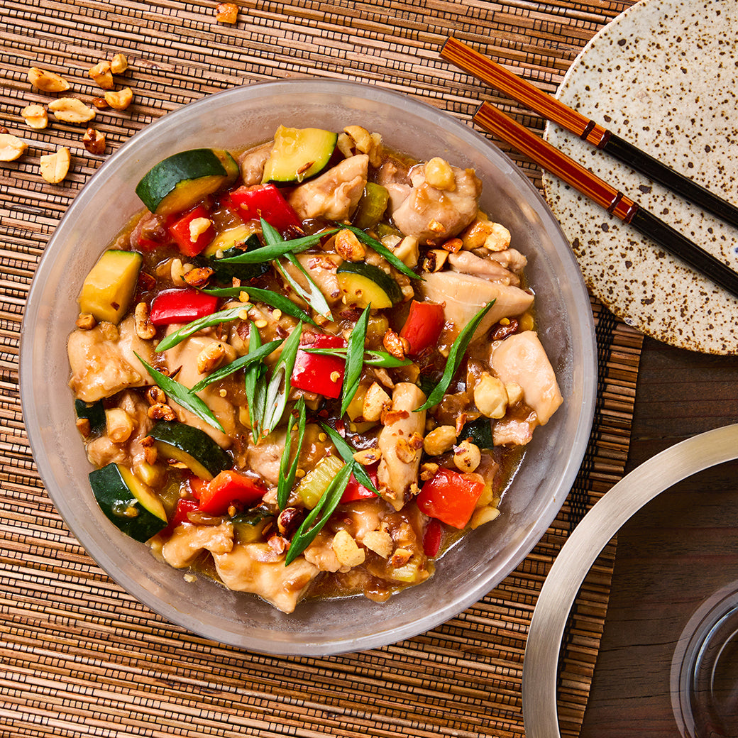 Authentic Kung Pao Chicken - Spicy Szechuan Stir Fry Sauce, Ready to Eat Takeout Style - Perfect for Quick Dinners, Meal Prep & Asian Cuisine Lovers