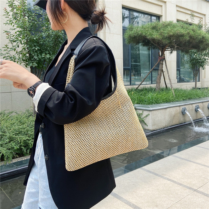Stylish Woven Rattan Shoulder Bag for Women - Large Capacity Wicker Straw Handbag - Perfect for Summer, Beach, and Casual Outings