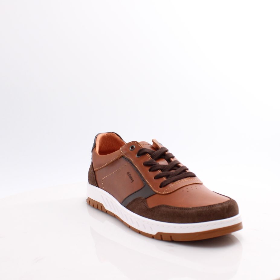 Skater Dubarry Shoes - Trendy & Comfortable Skate Shoes for Men & Women - Perfect for Street Style & Skateboarding