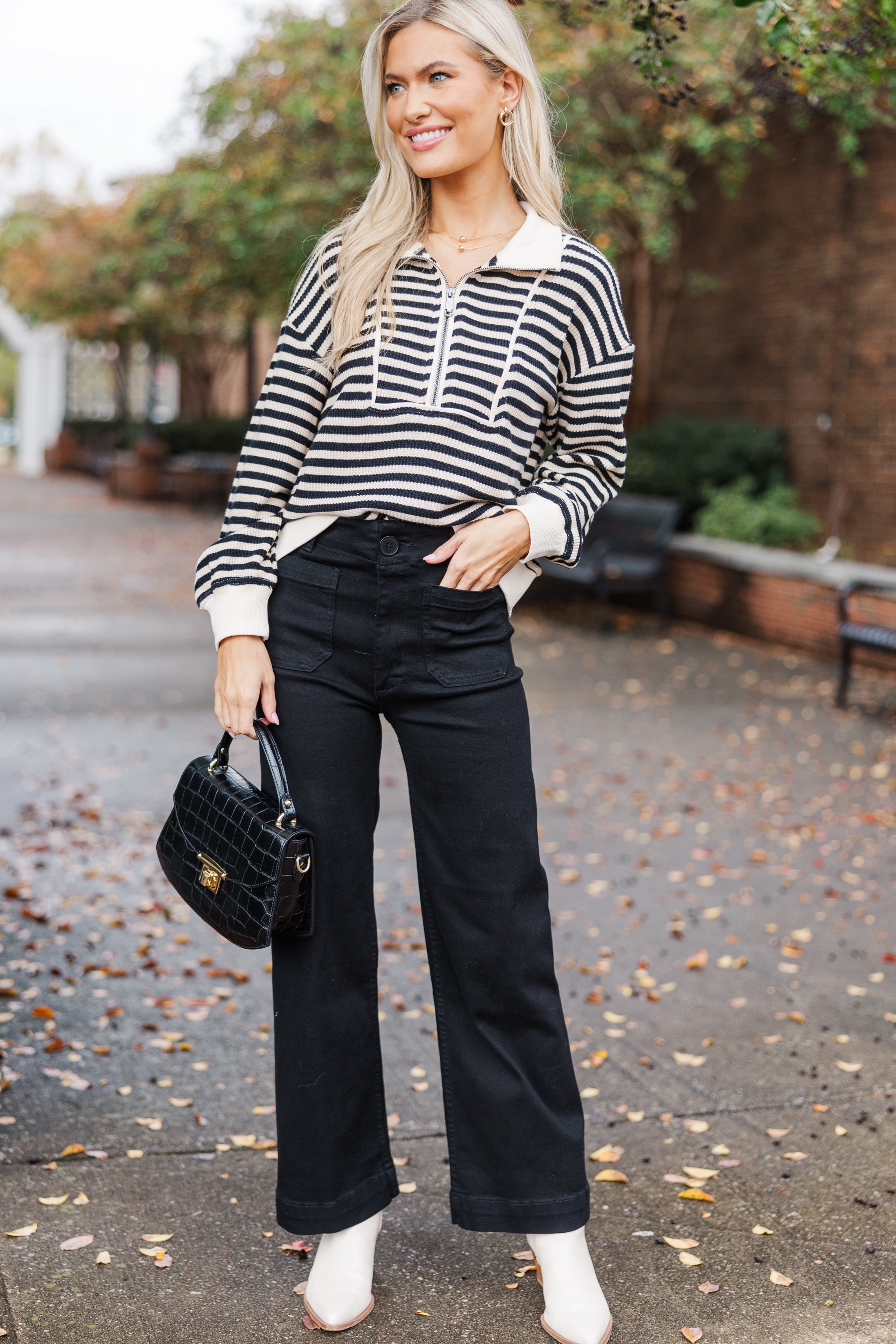 Stylish Black Striped Sweater for Women & Men - Cozy Knit Pullover for Fall & Winter - Perfect for Casual Outfits, Office Wear, and Date Nights
