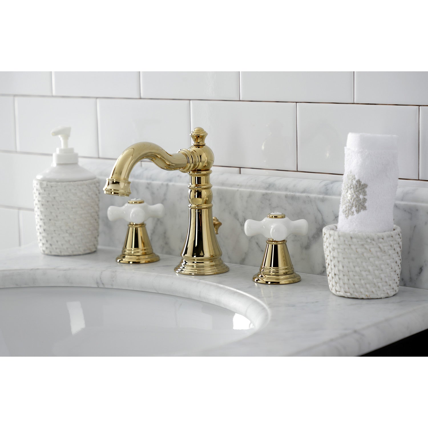 American Classic FSC1972APX 3-Hole Widespread Bathroom Faucet with Pop-Up Drain - Polished Brass Finish - Perfect for Modern Bathroom Vanities and Powder Rooms