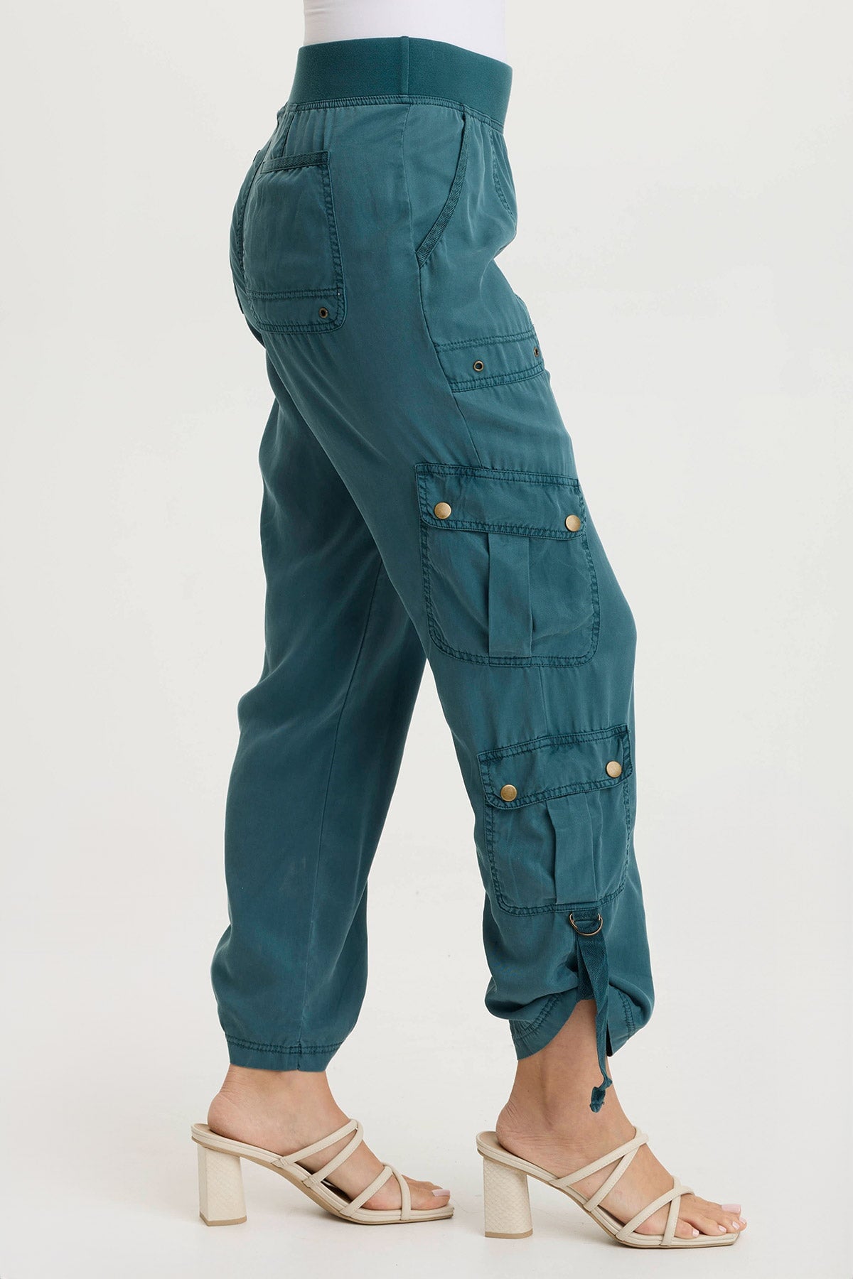 Levi's Twill Tabbed Hem Cargo Pants for Men - Durable Workwear & Outdoor Adventure Pants - Perfect for Hiking, Camping, and Casual Wear