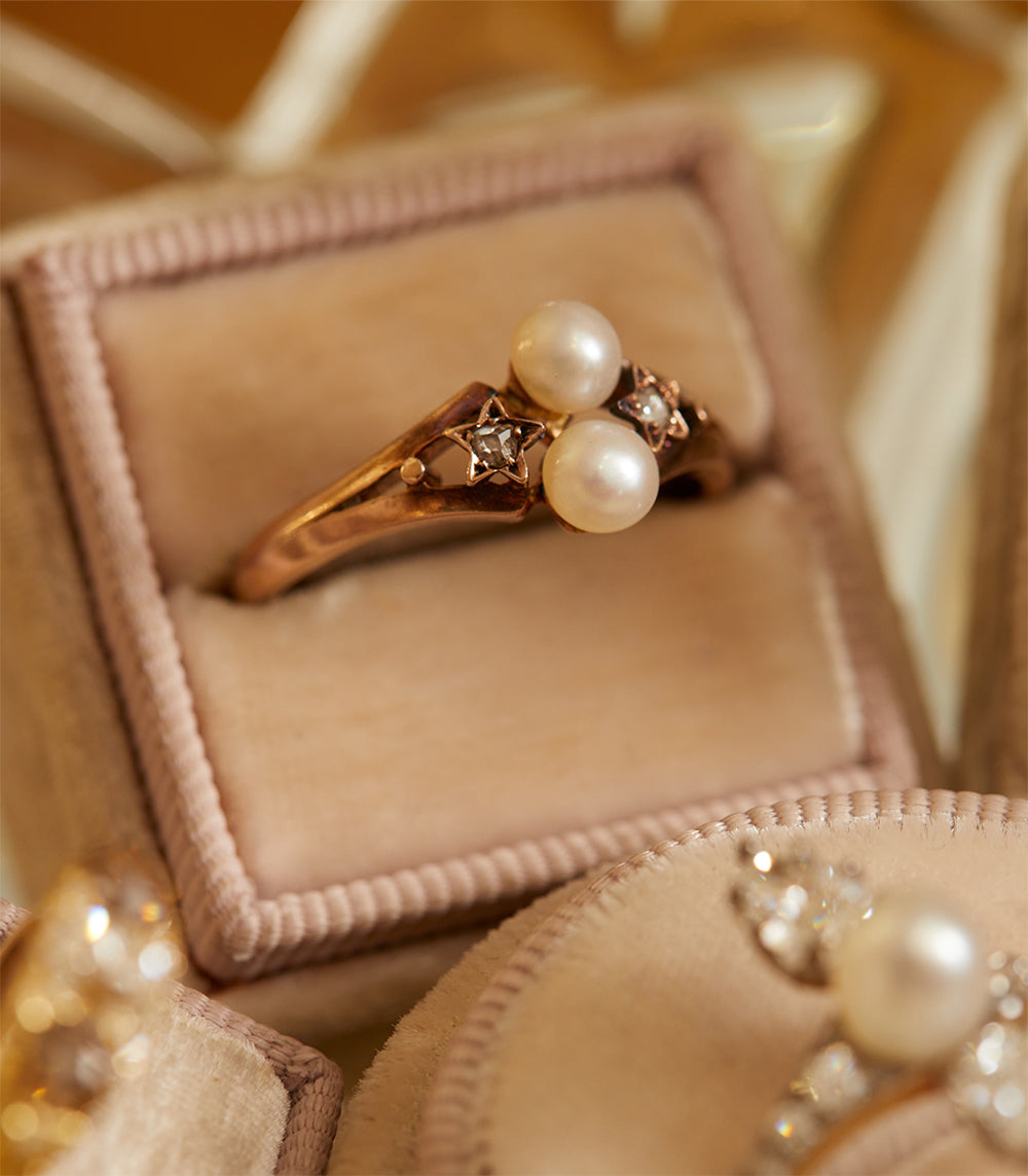 Holiday in Paris - Romantic Getaway & Travel Essentials for Couples | Perfect for Anniversaries & Honeymoons